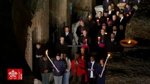 Ngắm 14 Đàng Thánh Giá tại Roma, bên trong Colossseum 2023