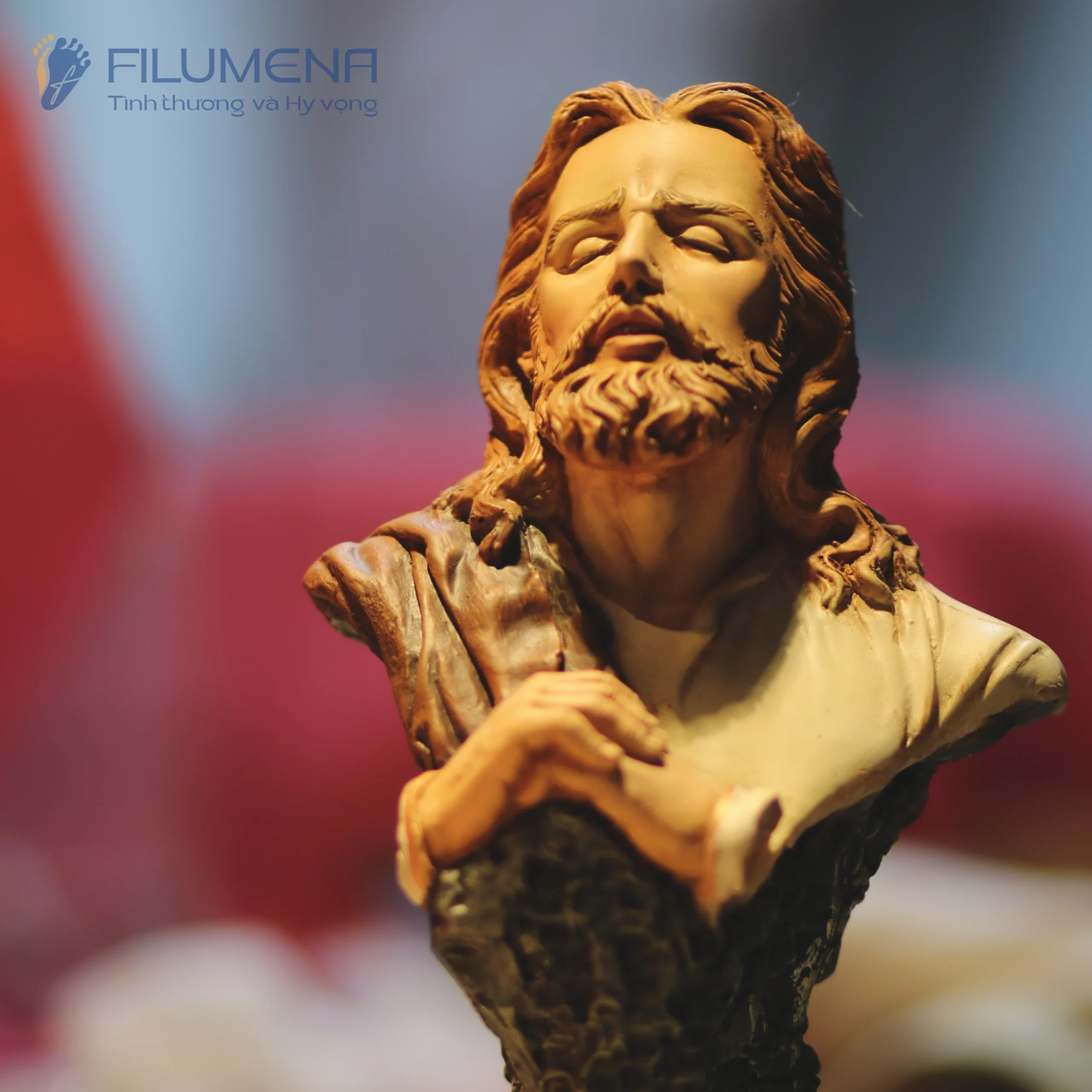 Minh họa  lịch ăn chay Công giáo 2025. Tượng Chúa Giê-su cầu nguyện, cao 20 cm, màu M1. Bản quyền tác phẩm thuộc về Filumena