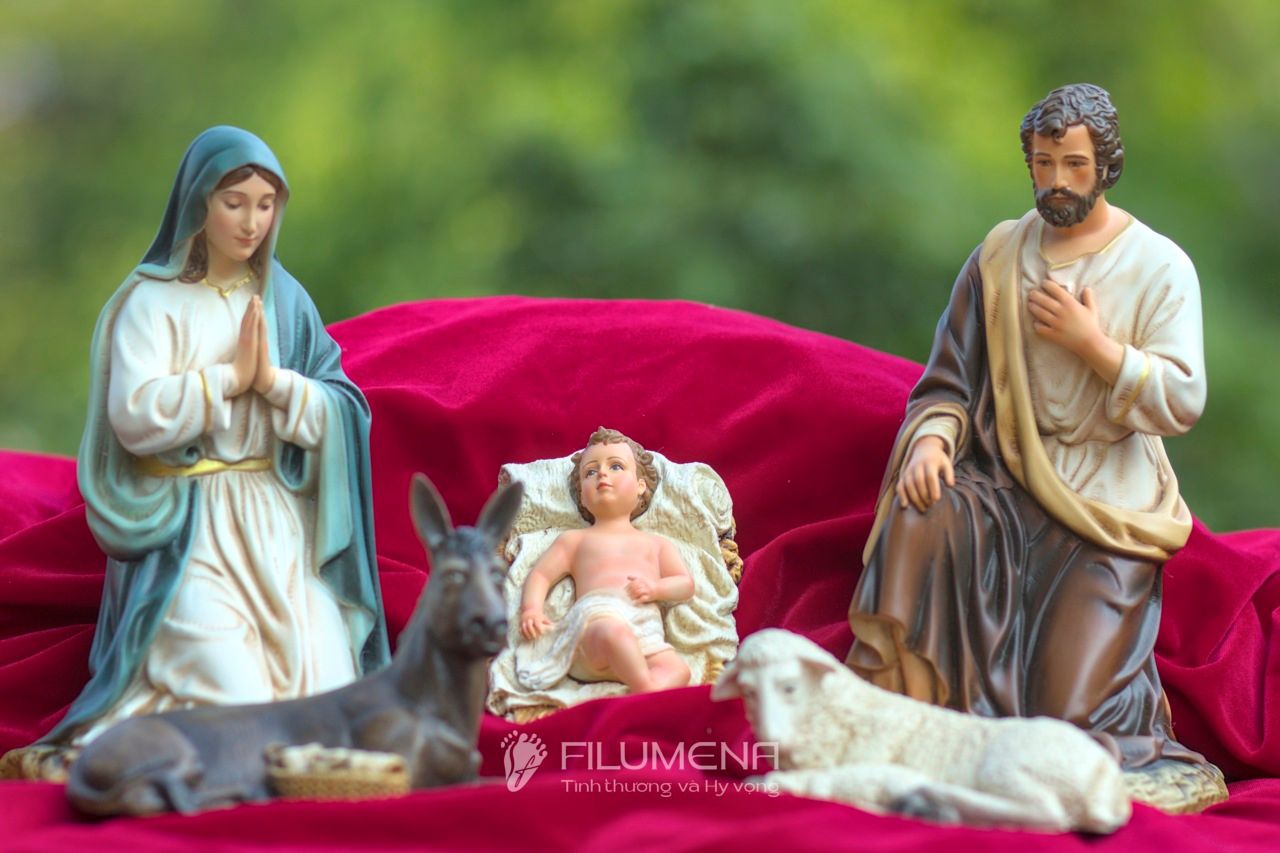 Bộ tượng Giáng Sinh mini 20 cm cho góc Noel trong căn hộ