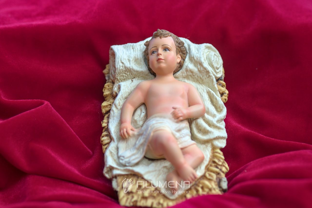 Tượng Chúa Giáng Sinh 10 cm cho bộ tượng Noel 20 cm