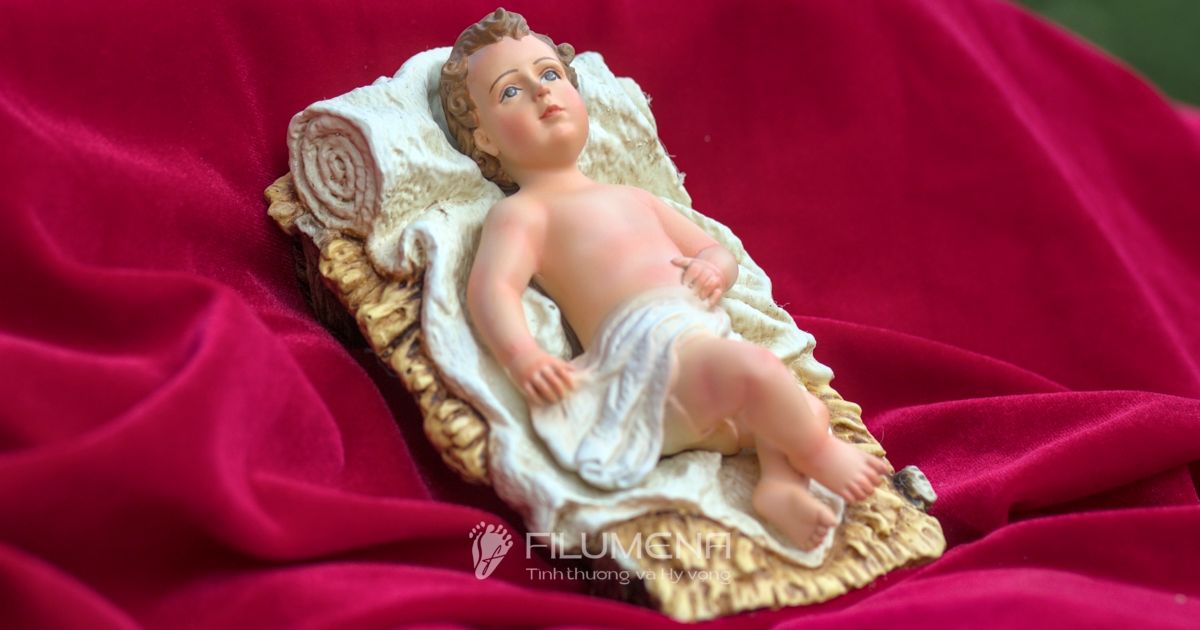 Tượng Chúa Giáng Sinh 10 cm cho bộ tượng Noel 20 cm phù hợp bàn thờ gia đình Công giáo