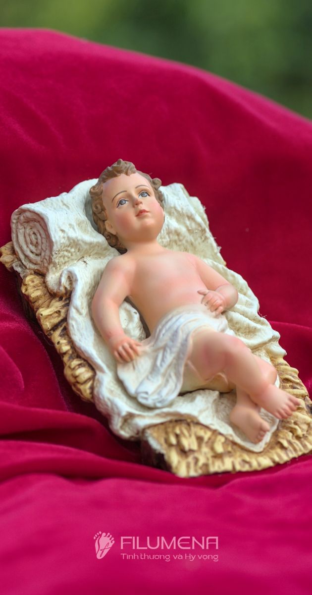 Cận cảnh tượng Chúa Hài Đồng 10 cm cho bộ Noel 20 cm của Filumena