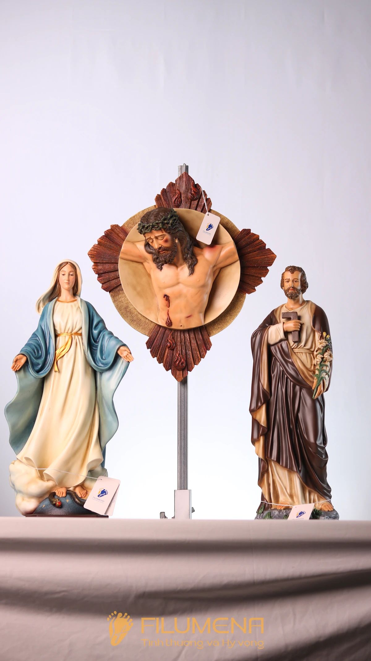 Bộ tượng Bàn thờ Chúa 50 cm tông màu cổ điển M1 với phù điêu Chúa chuộc tội 40 cm