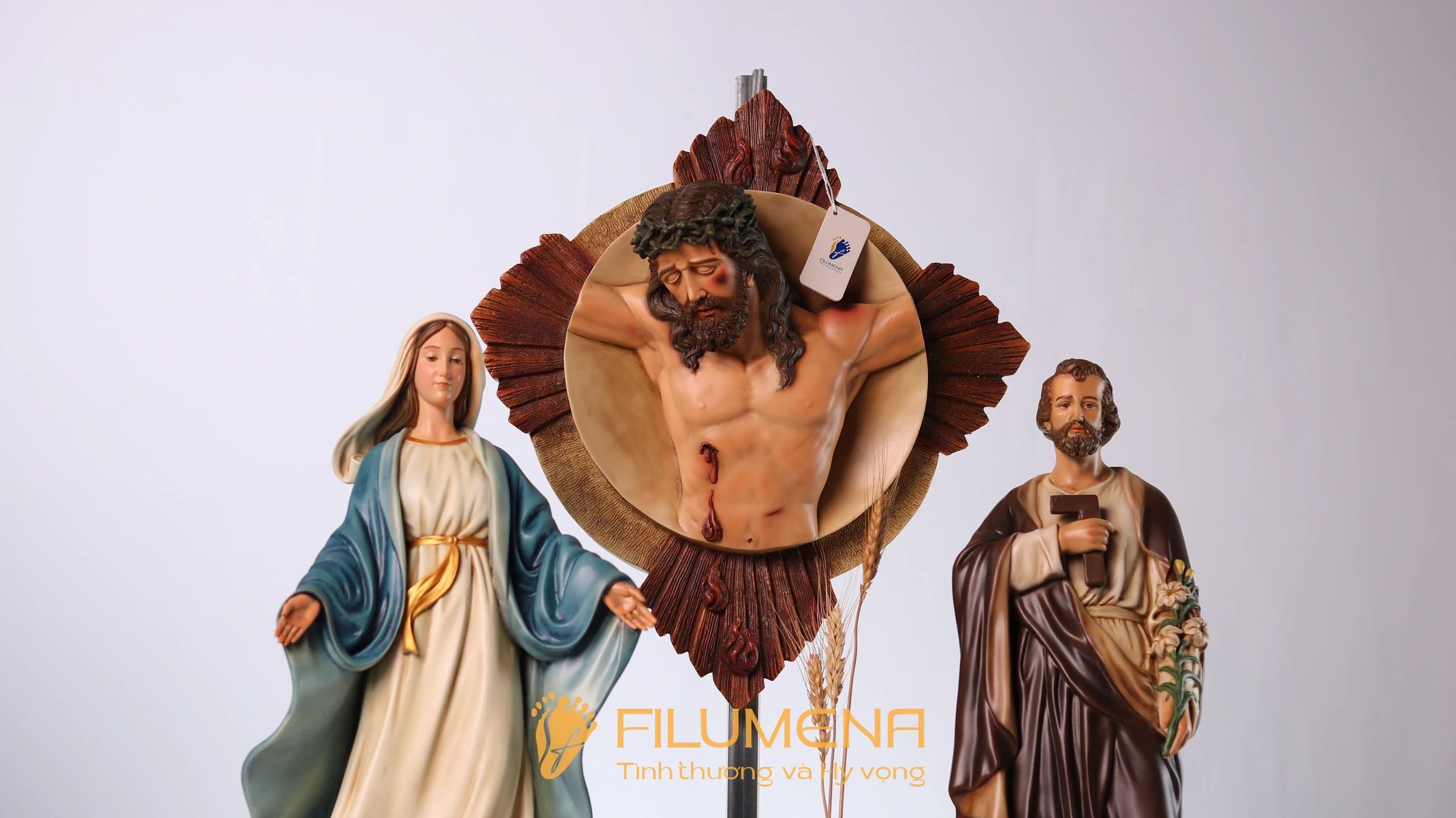 Bộ tượng Bàn thờ Chúa 50 cm tông màu cổ điển M1 với phù điêu Chúa chuộc tội 40 cm