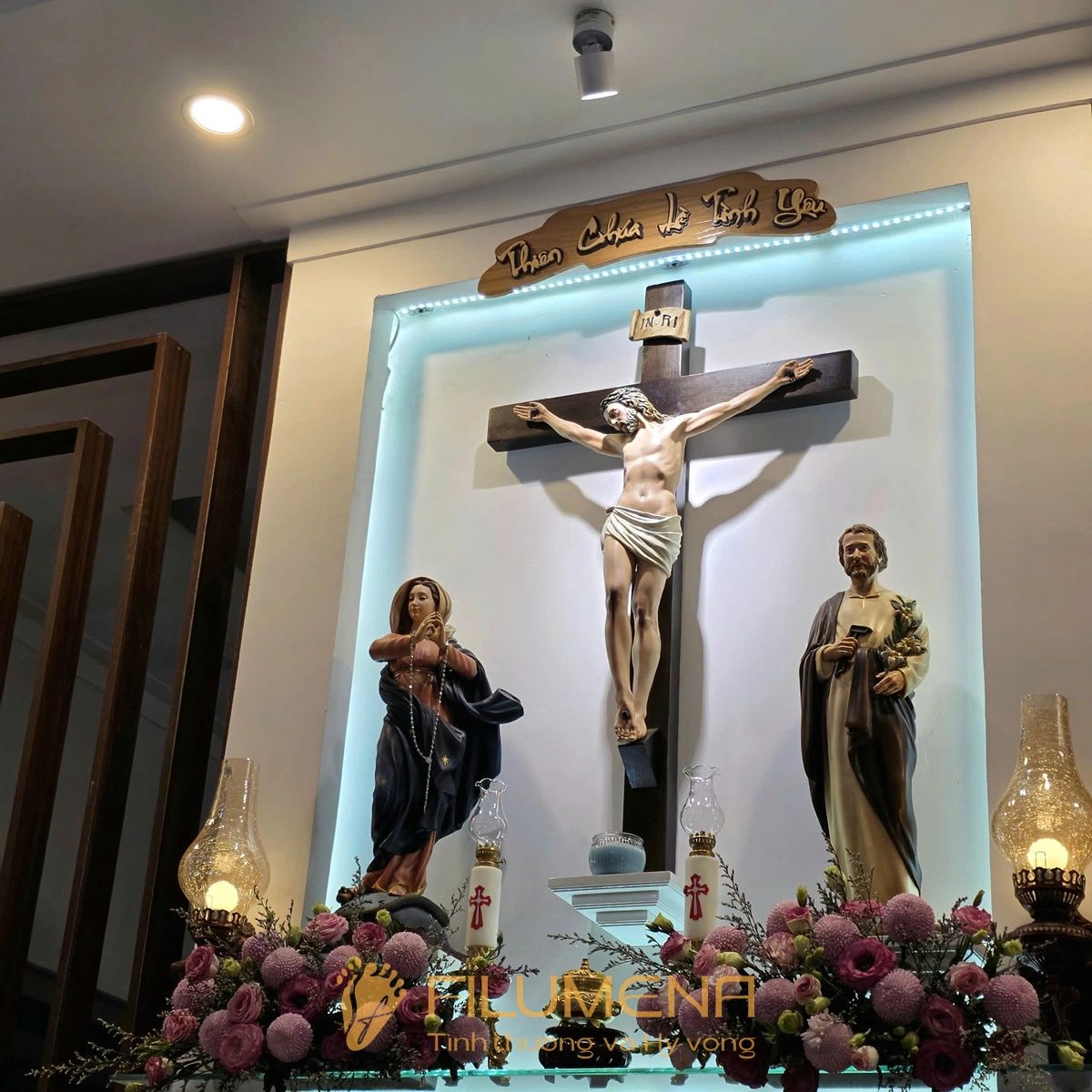 Tượng Mẹ Maria tại VN. Tượng Công giáo Filumena là tượng của Tình thương và Hy vọng. Bản quyền các tác phẩm tượng Công giáo thuộc về Filumena Art, Cộng hòa Pháp. Filumena đã sáng tác và sản xuất nhiều mẫu tượng Công giáo khác như 