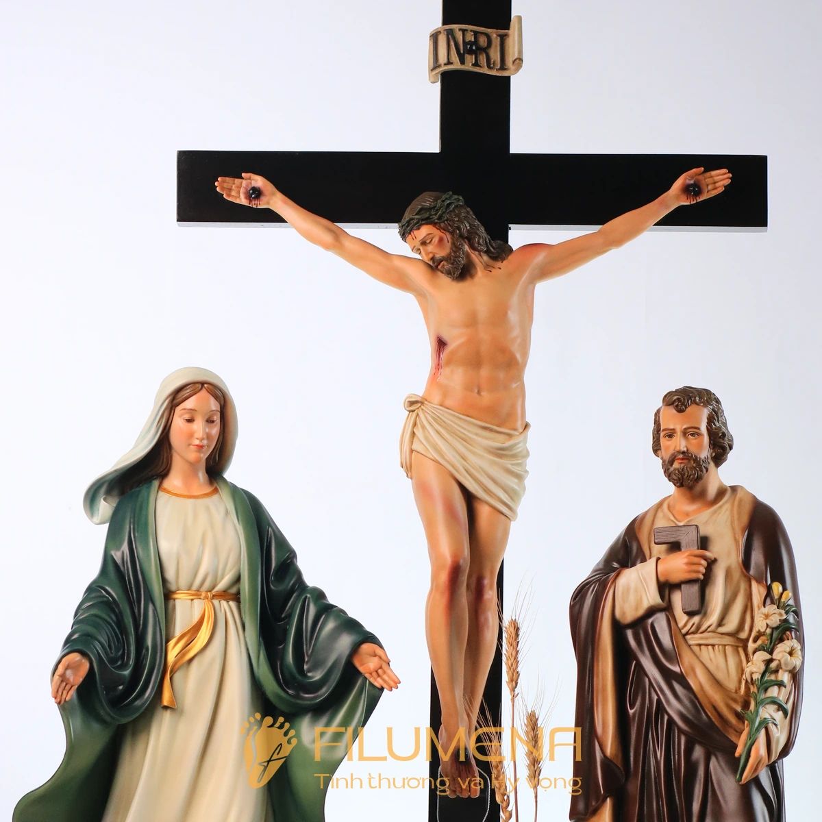 Bàn thờ Chúa tại Hố Nai. Tượng Công giáo Filumena là tượng của Tình thương và Hy vọng. Bản quyền các tác phẩm tượng Công giáo thuộc về Filumena Art, Cộng hòa Pháp. Filumena sáng tác và sản xuất nhiều mẫu tượng Công giáo khác như Tượng Đức Mẹ Lộ Đức, Tượng Đức Mẹ, Tượng Mẹ Maria, Tượng Đức Mẹ để xe hơi, Tượng Đức Mẹ để xe ô tô