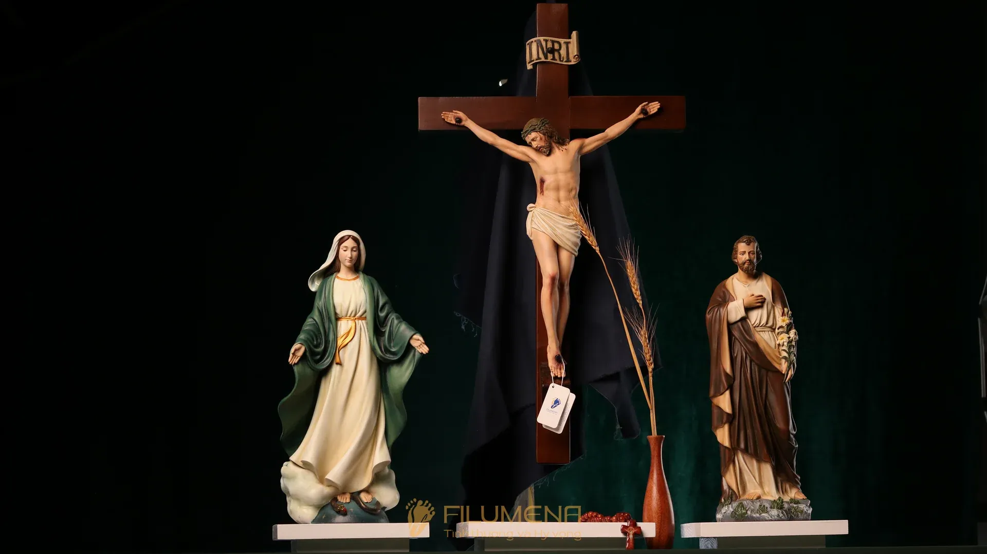 Tượng Mẹ Maria tại Hoa Kỳ. Tượng Công Giáo Filumena được sáng tác bởi các nghệ sĩ Filumena. Mỗi tác phẩm đều là đóng góp của quý vị cho các việc bác ái. Tượng làm bằng chất liệu bột đá tự nhiên và resin, có đủ các kích thước từ 15, 20 cm tới 1m và lớn hơn nữa.