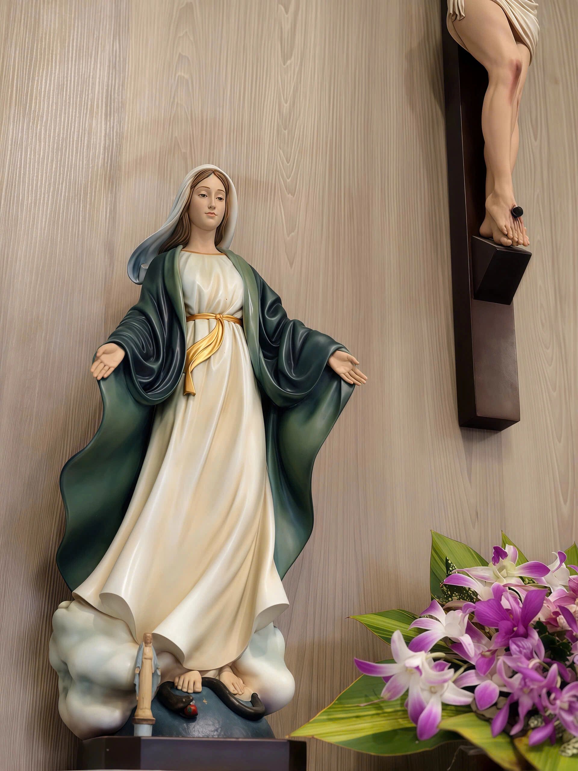 Tượng Chúa tại Mỹ. Tượng Công giáo Filumena là tượng của Tình thương và Hy vọng. Bản quyền các tác phẩm tượng Công giáo thuộc về Filumena Art, Cộng hòa Pháp. Filumena đã sáng tác và sản xuất nhiều mẫu tượng Công giáo khác như Tượng Đức Mẹ Fatima, Tượng Đức Mẹ Lộ Đức, Tượng Đức Mẹ, Tượng Mẹ Maria, Tượng Đức Mẹ để xe hơi