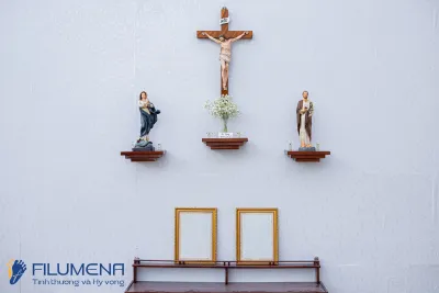 Ảnh Bàn thờ Chúa và gia tiên hỗ trợ chọn thêm mẫu thờ phượng liên quan