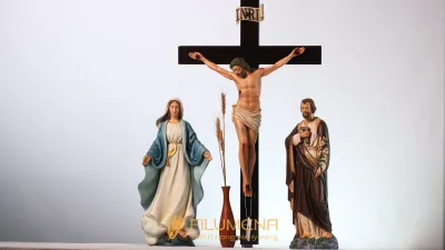 Bàn thờ Chúa - tượng Công giáo Filumena trong nhóm hình ảnh tham khảo cho gia đình Công giáo