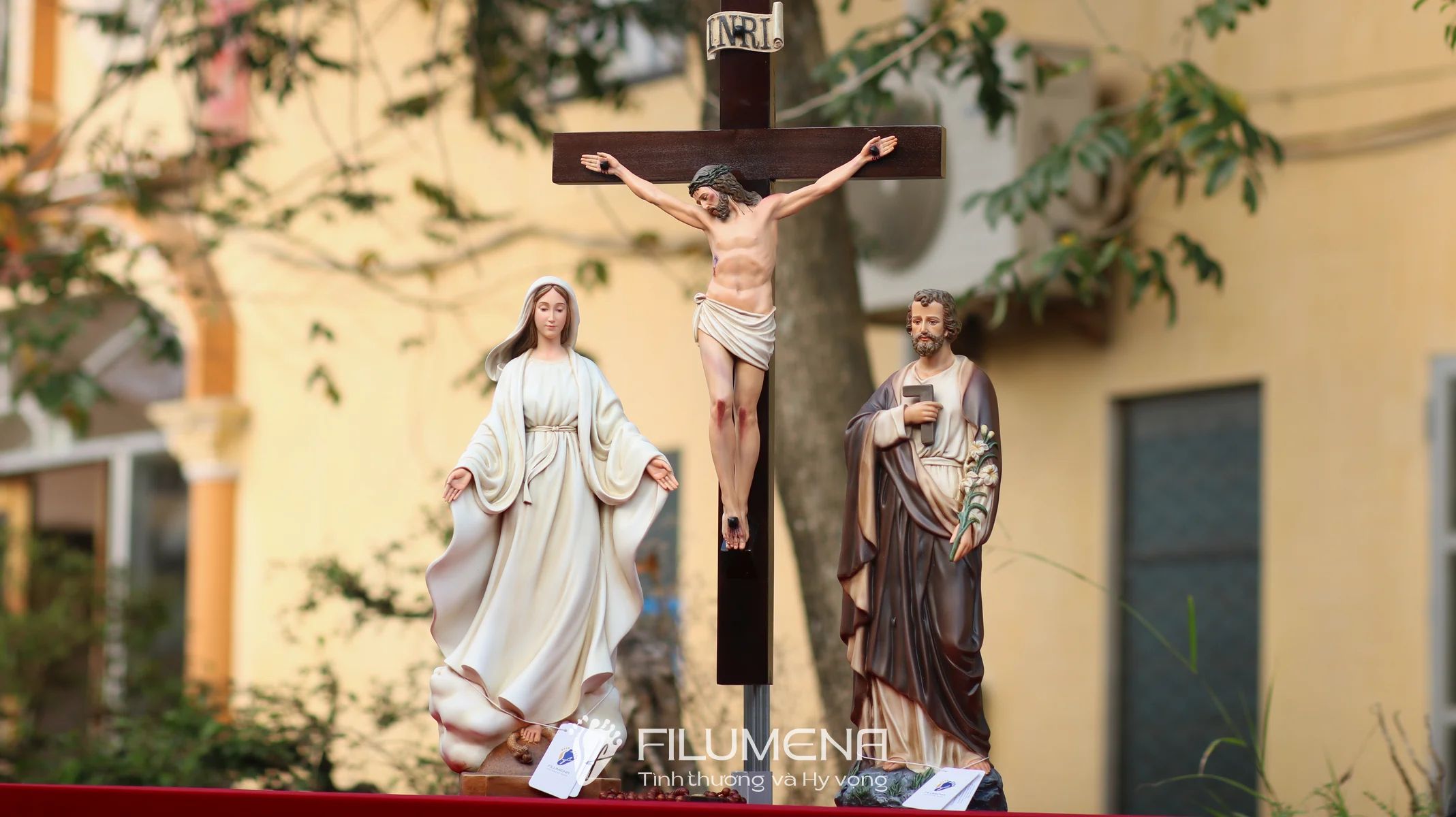 Bộ tượng Bàn thờ Chúa 50 cm tông màu trắng ngà M3