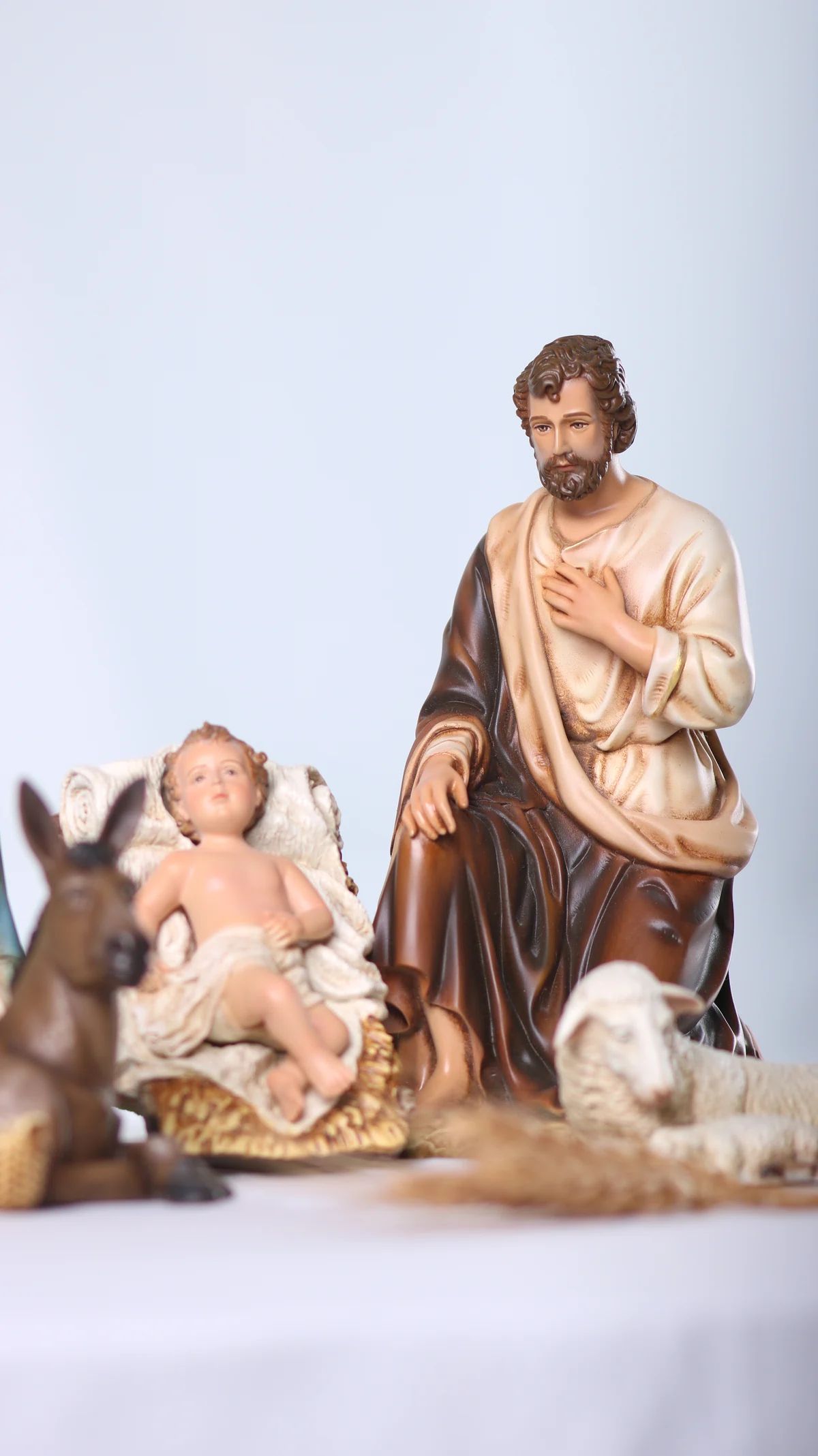 Tượng Giáng sinh mini tại Hà Tĩnh. Tượng Công giáo Filumena là tượng của Tình thương và Hy vọng. Bản quyền các tác phẩm tượng Công giáo thuộc về Filumena Art, Cộng hòa Pháp. Filumena sáng tác và sản xuất nhiều mẫu tượng Công giáo khác như Bàn thờ Chúa và gia tiên, Bàn thờ Chúa, Tượng Giáng sinh, Tượng Chúa Giáng sinh, Bàn thờ Công giáo phòng khách