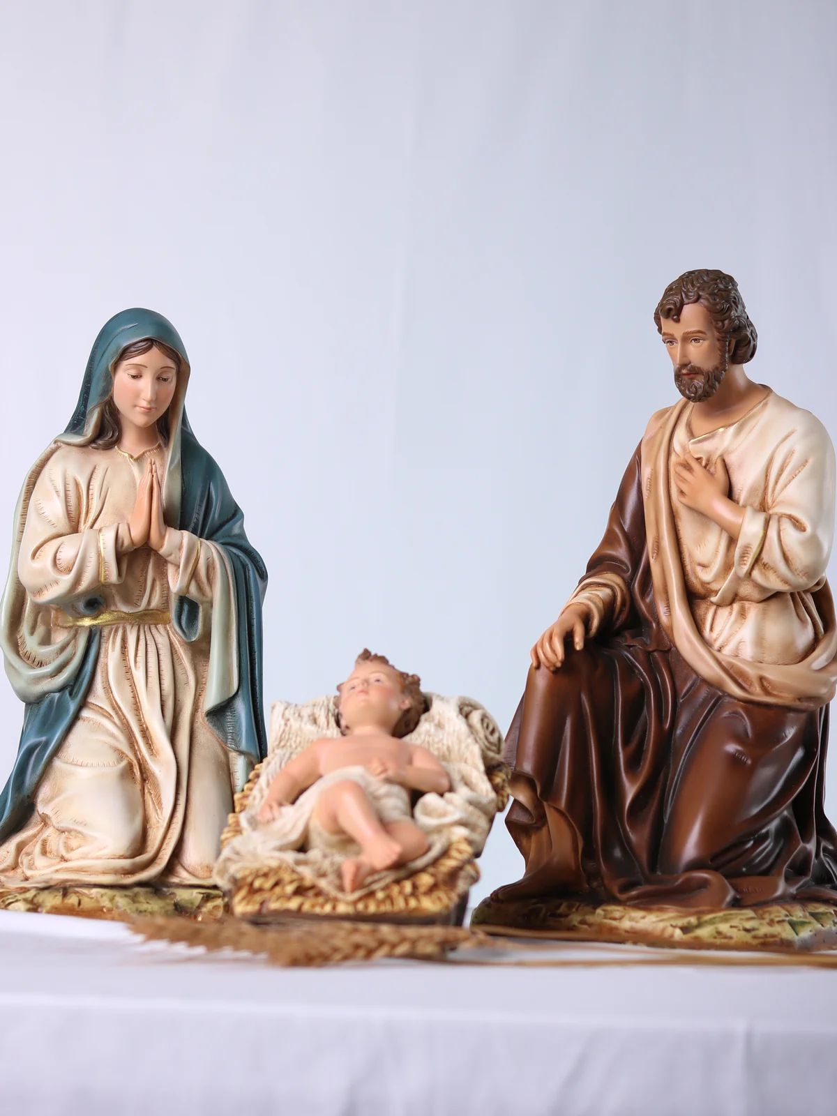 Bộ tượng Giáng sinh 30 cm 3 nhân vật tông màu sáng cổ điển
