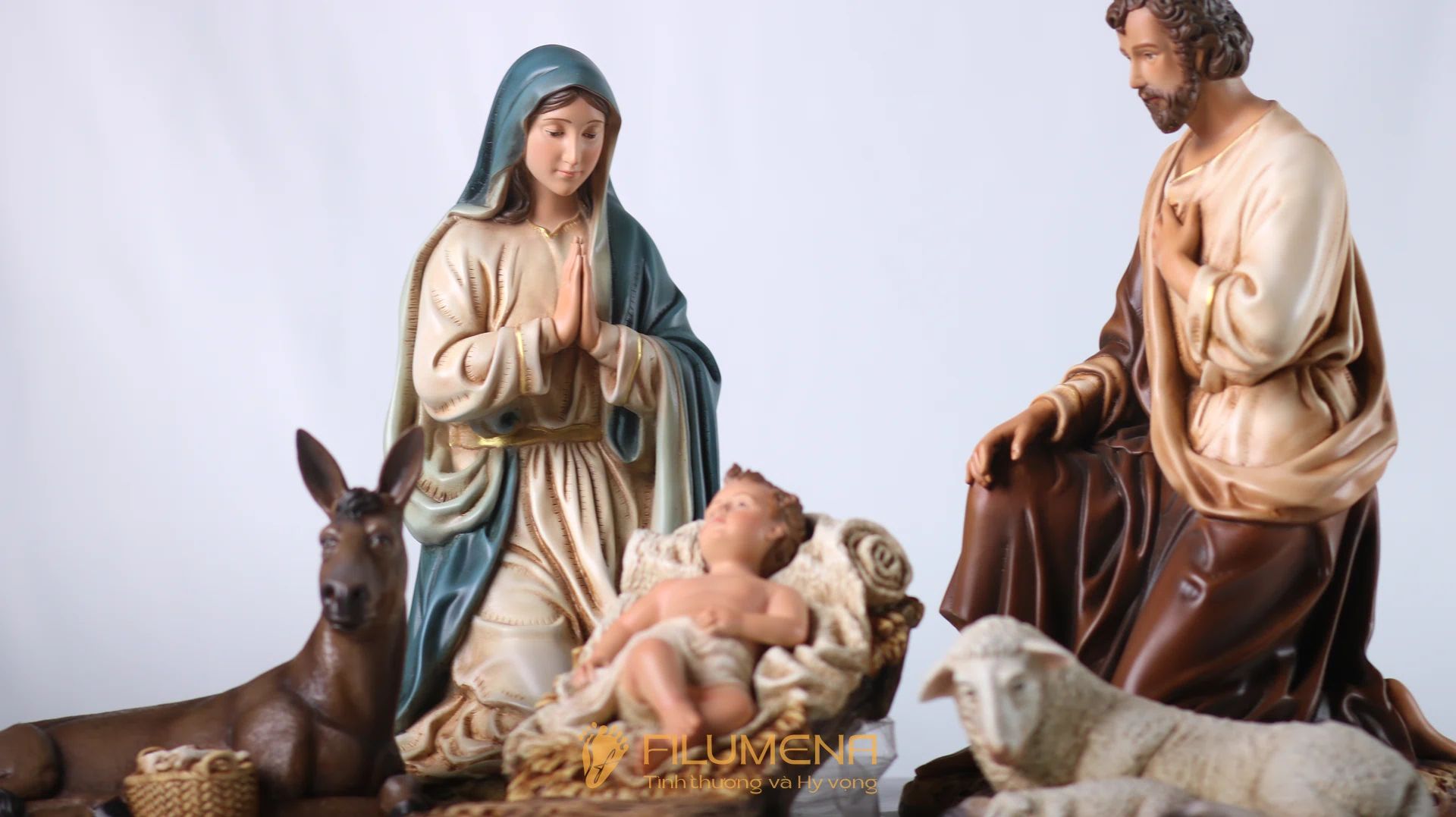 Các mẫu tượng Công giáo của Filumena đang trưng bày tại các Nhà sách Công giáo trên cả nước.