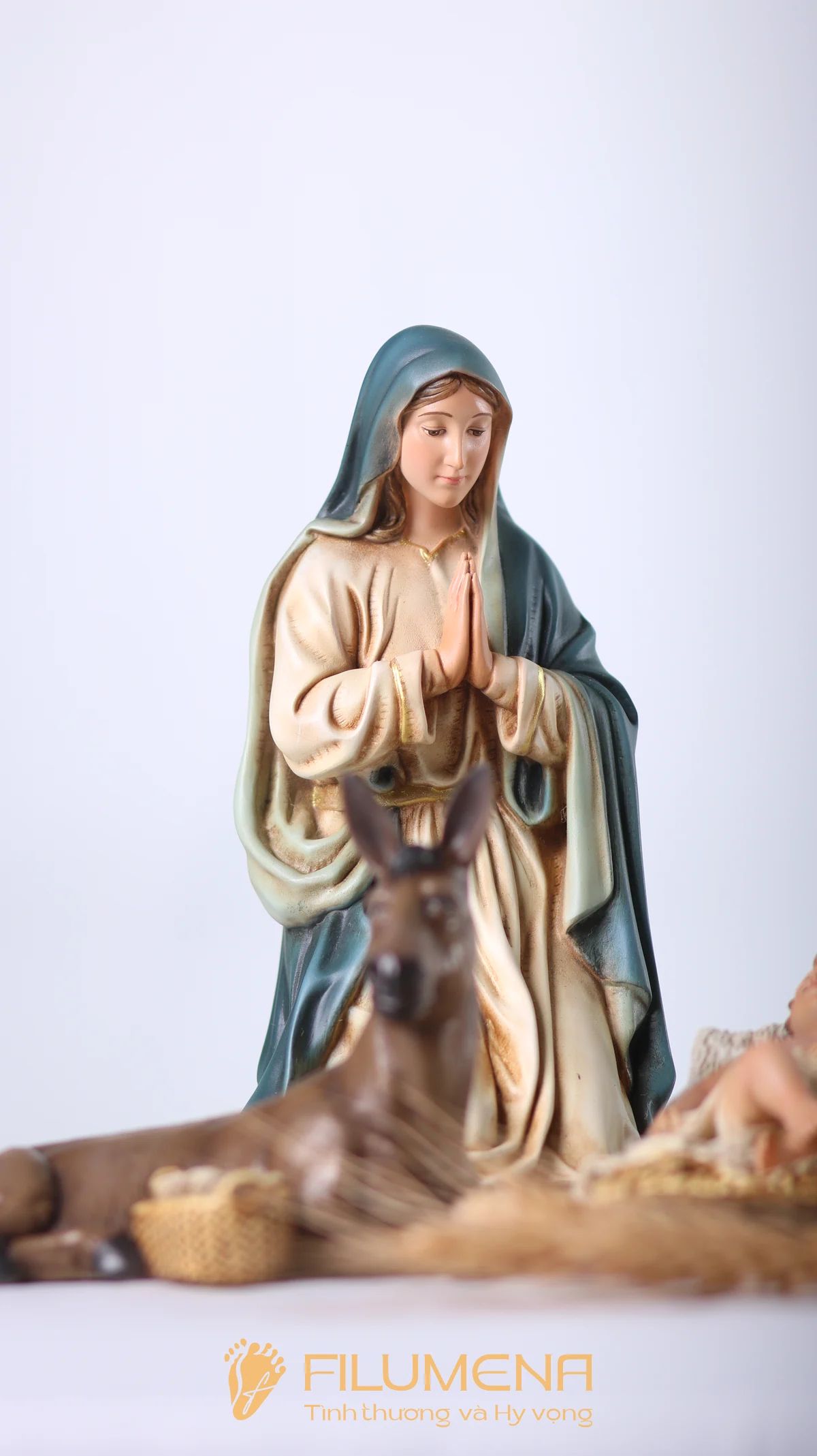 Bộ tượng Giáng sinh mini 20 cm 3 nhân vật tông màu sáng cổ điển