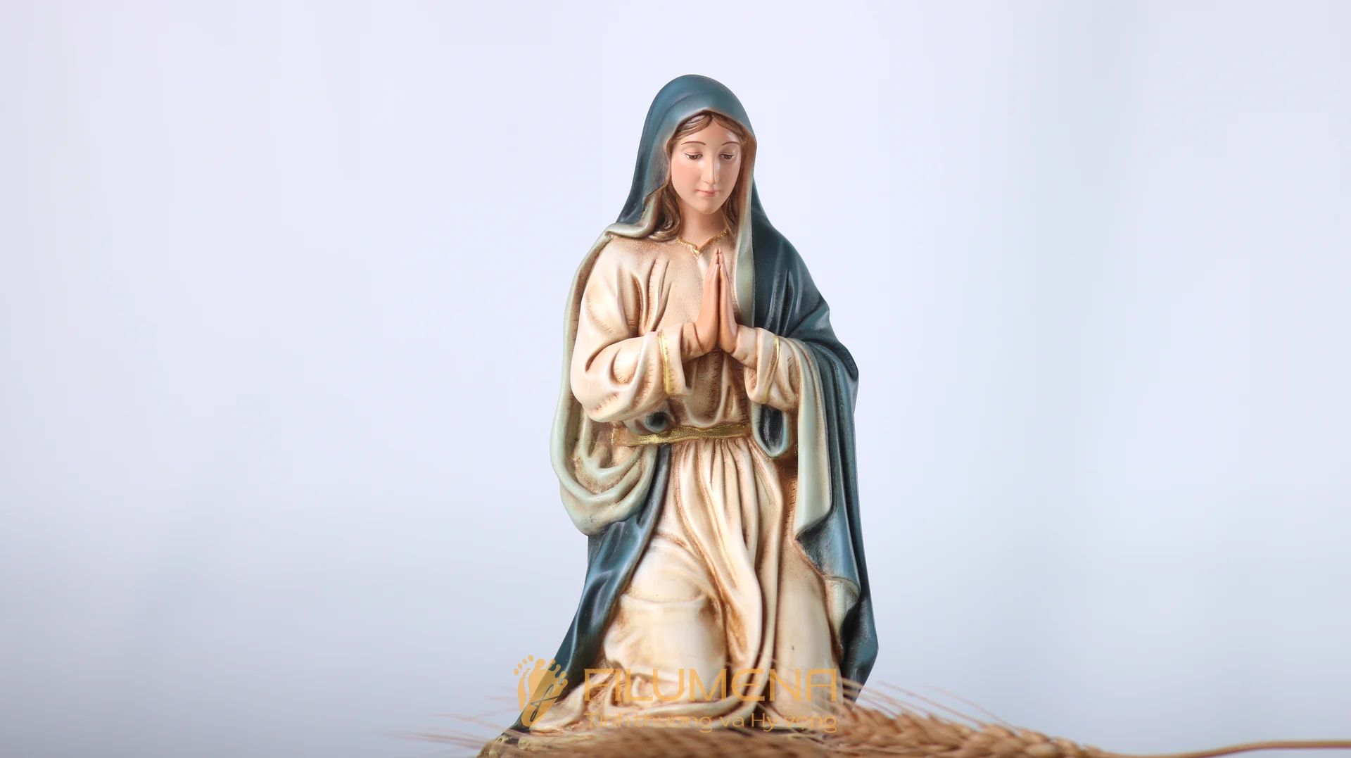 Bộ tượng Giáng sinh mini 20 cm 3 nhân vật tông màu sáng cổ điển