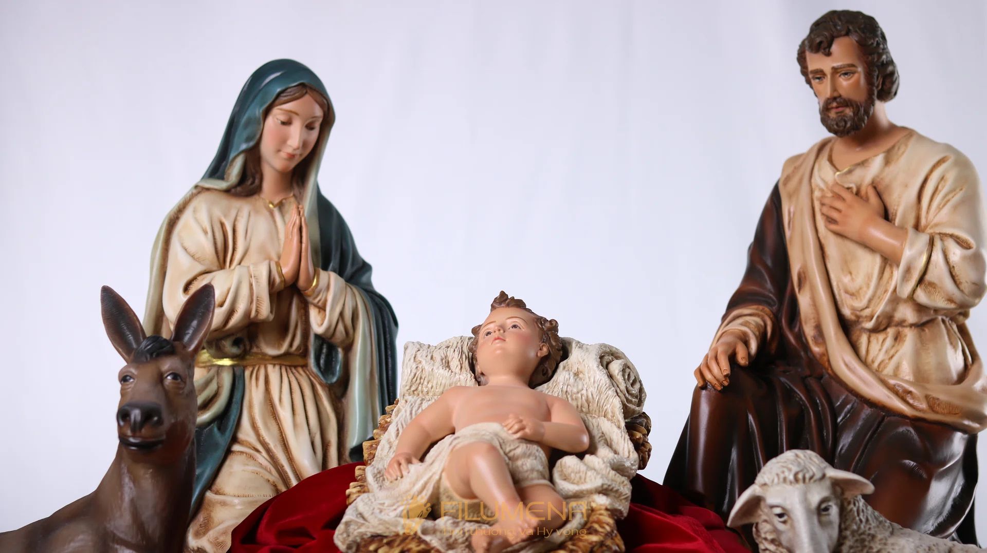 Bộ tượng Giáng sinh 50 cm 5 nhân vật tông màu sáng cổ điển