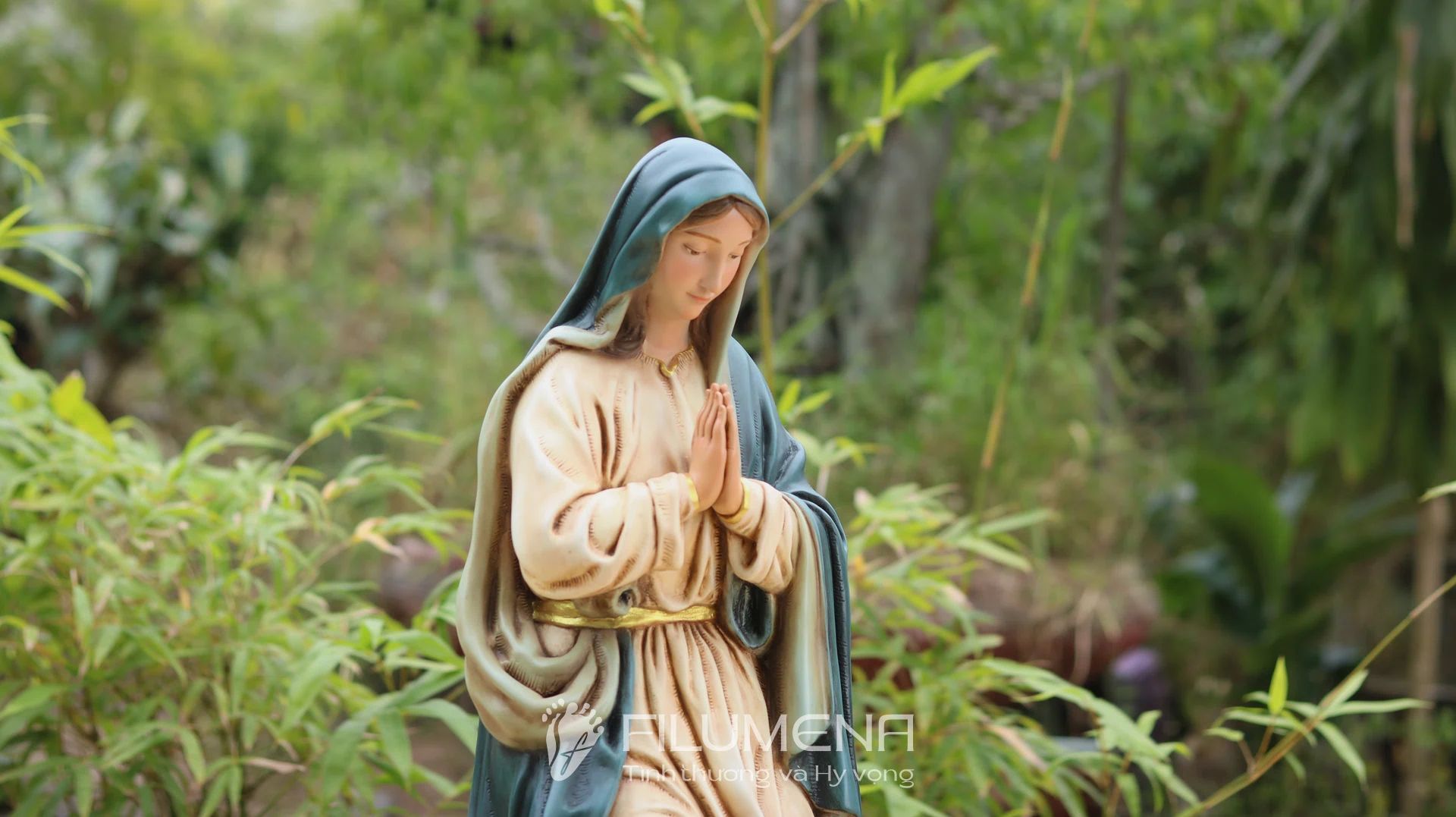 Bộ tượng Giáng sinh 50 cm 5 nhân vật tông màu sáng cổ điển