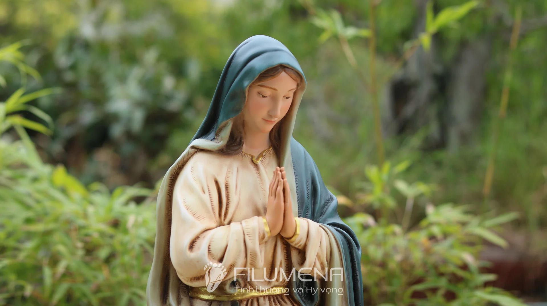 Hình ảnh bộ tượng Giáng sinh 2025 của Filumena chụp ngoài trời