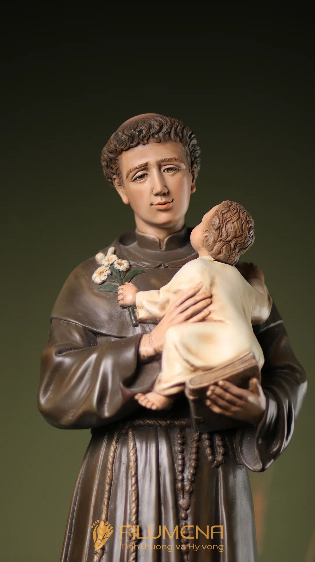 Tượng Công giáo tại GP Xuân Lộc. Tượng Công giáo Filumena là tượng của Tình thương và Hy vọng. Bản quyền các tác phẩm tượng Công giáo thuộc về Filumena Art, Cộng hòa Pháp. Filumena sáng tác và sản xuất nhiều mẫu tượng Công giáo khác như Bàn thờ Công giáo phòng khách, Bàn thờ Chúa phòng khách, Tượng công giáo đẹp, Tượng công giáo mini, Tượng chịu nạn