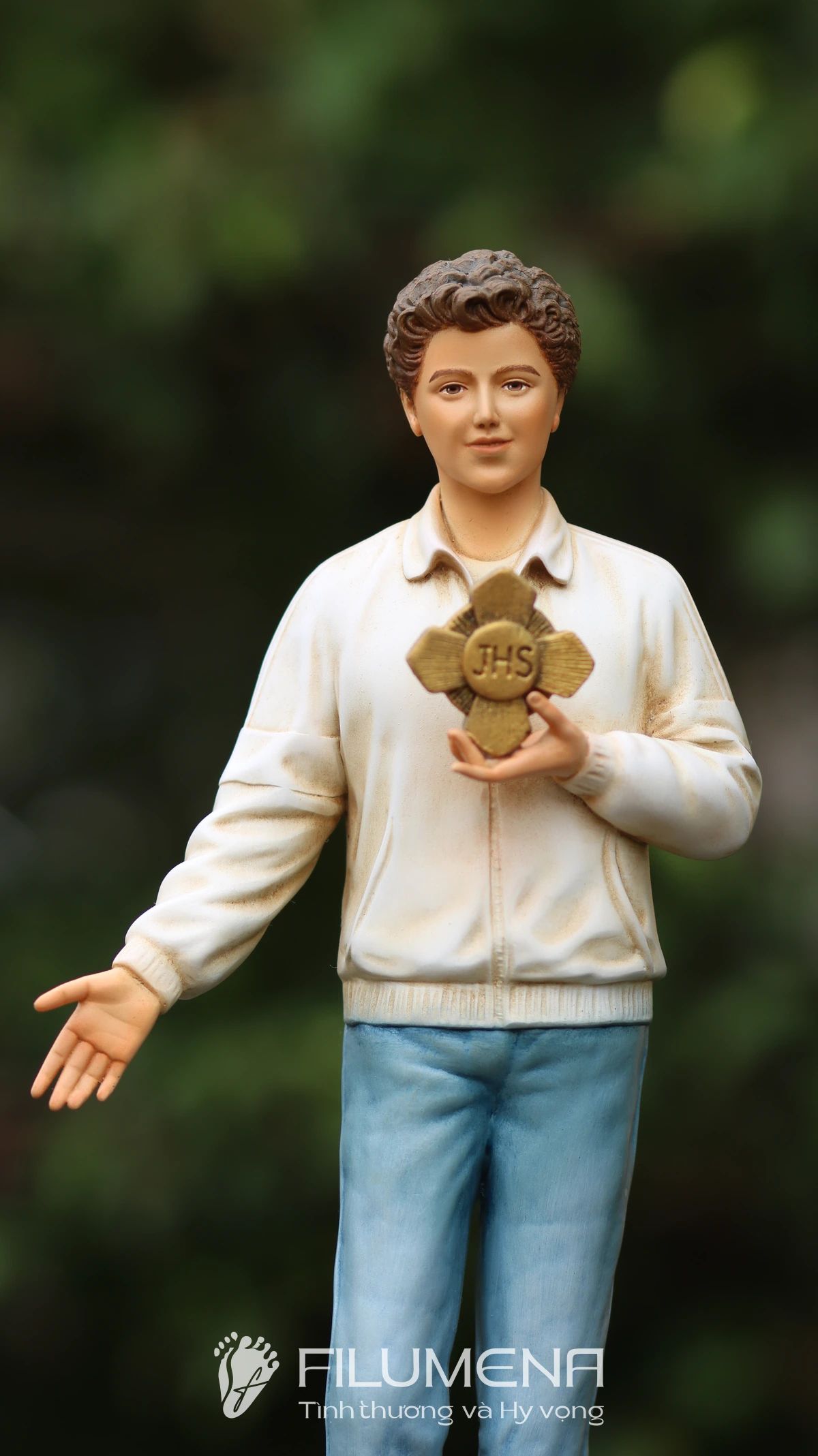 Tượng Công giáo tại Nhà sách Kỳ Đồng. Tượng Công giáo Filumena là tượng của Tình thương và Hy vọng. Bản quyền các tác phẩm tượng Công giáo thuộc về Filumena Art, Cộng hòa Pháp. Filumena sáng tác và sản xuất nhiều mẫu tượng Công giáo khác như Bàn thờ Công giáo phòng khách, Bàn thờ Chúa phòng khách, Tượng công giáo đẹp, Tượng công giáo mini, Tượng chịu nạn