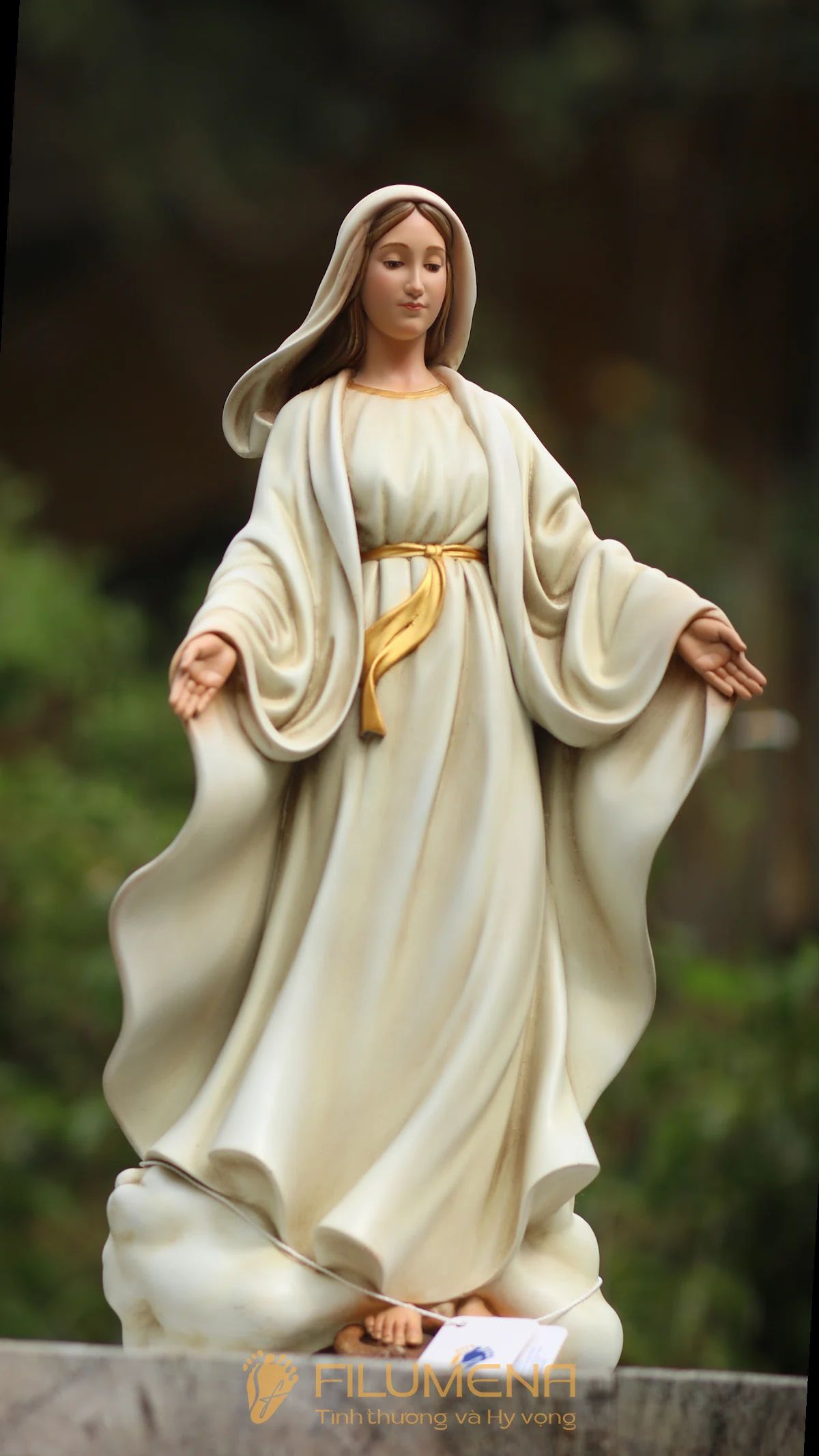 Tượng Đức Mẹ Ban Ơn cao 30 cm, 40 cm màu trắng ngà M3