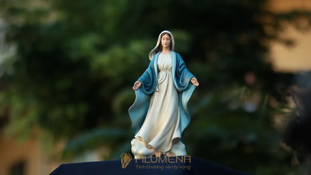 Tượng Đức Mẹ Ban Ơn cao 40 cm màu xanh da trời cho bàn thờ gia đình