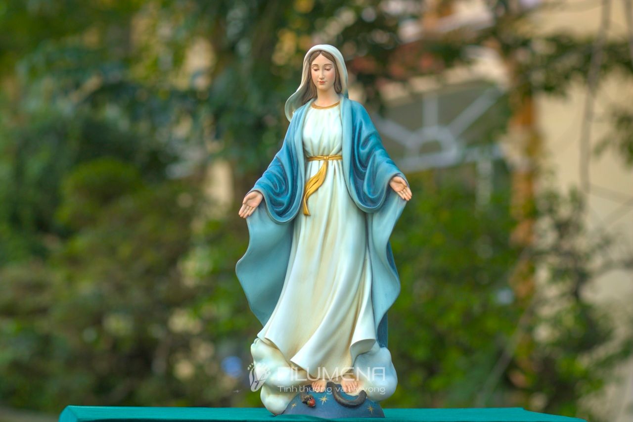 Handmade Catholic statue factory in Vietnam producing artisan religious sculptures for international wholesalers