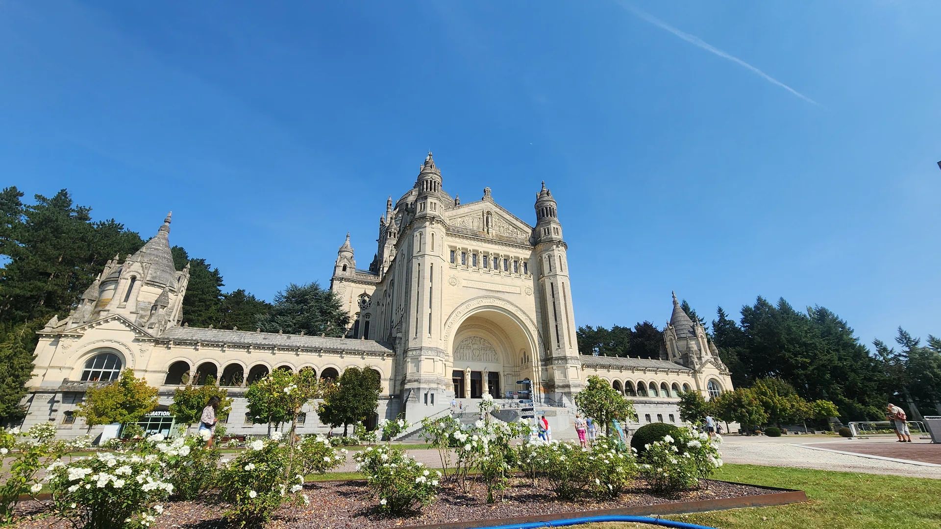 Vương cung Thánh đường Thánh Tê-rê-sa Hài Đồng Giê-su