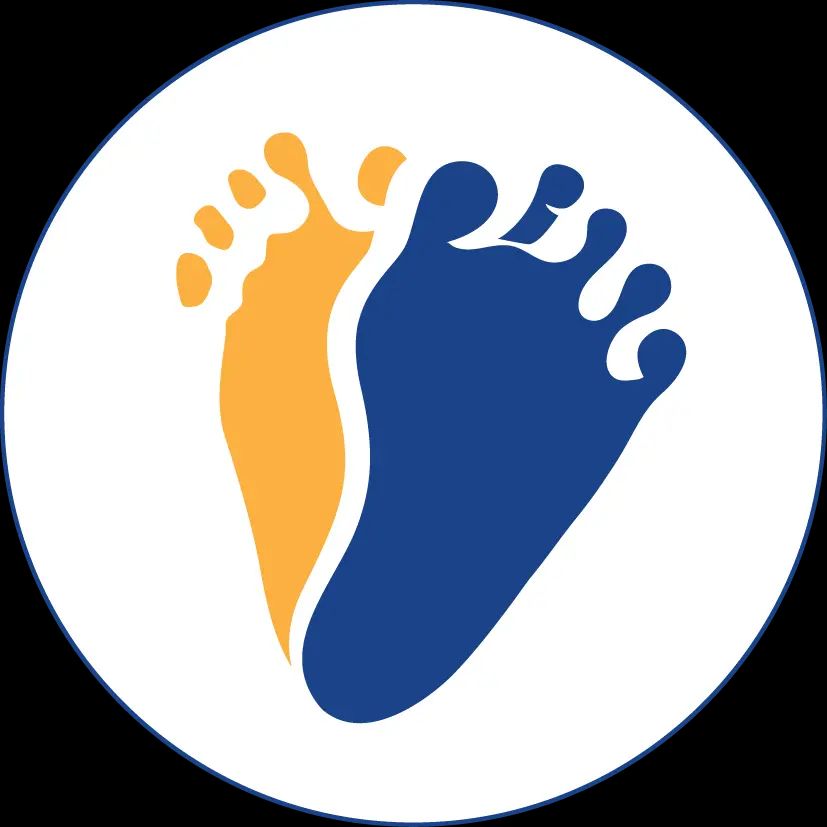 Biểu tượng logo Filumena là hình trái tim được kết thành từ dấu chân một hài nhi