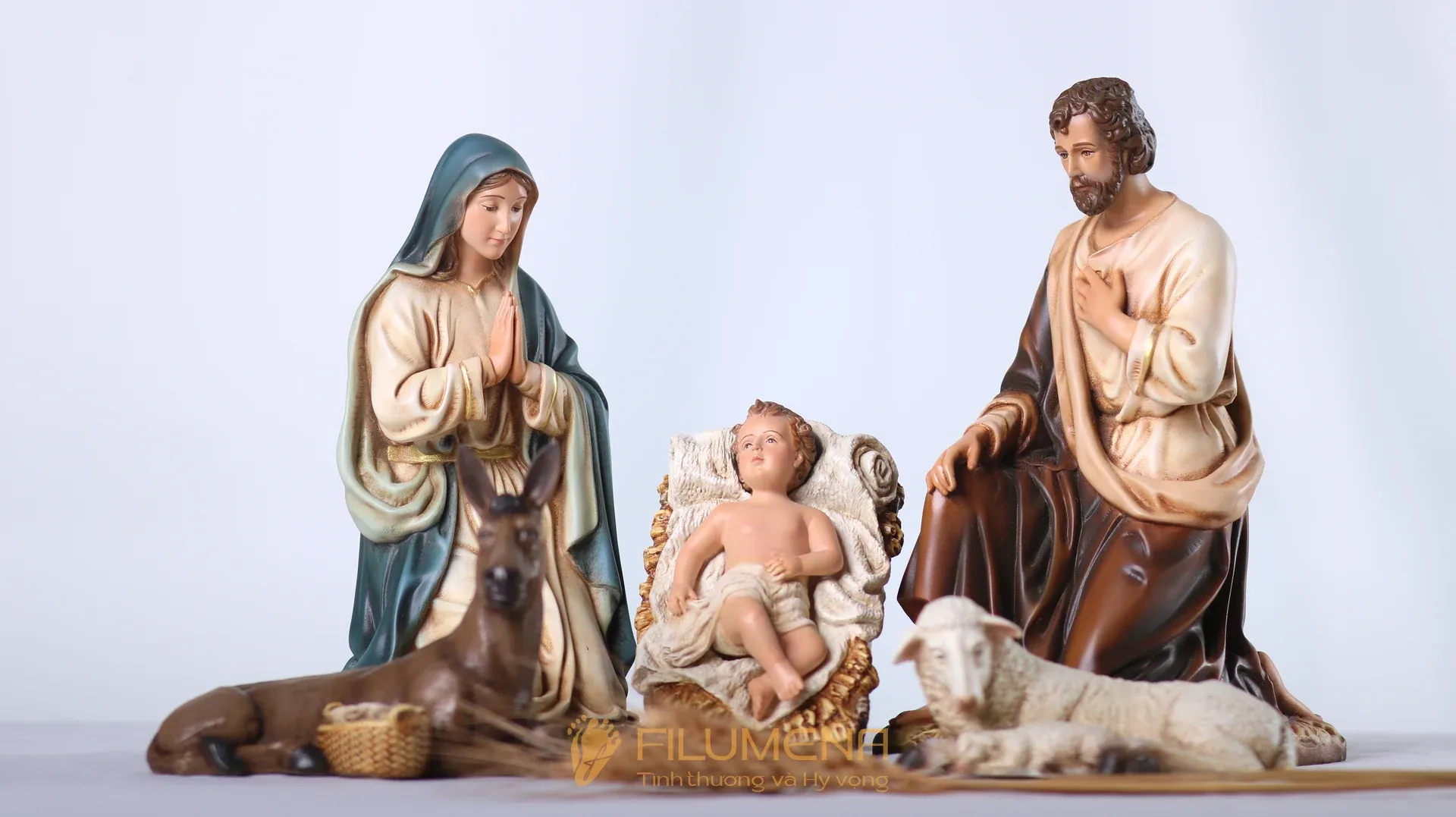 Tượng công giáo mini tại An Giang. Tượng Công Giáo Filumena được sáng tác bởi các nghệ sĩ Filumena. Mỗi tác phẩm đều là đóng góp của quý vị cho các việc bác ái. Tượng làm bằng chất liệu bột đá tự nhiên và resin, có đủ các kích thước từ 15, 20 cm tới 1m và lớn hơn nữa.