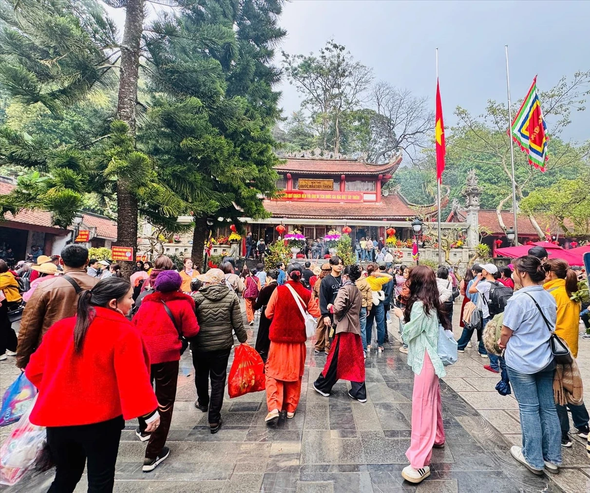 Giải đáp người Công giáo có được vào chùa không trong đời sống và văn hóa Việt Nam