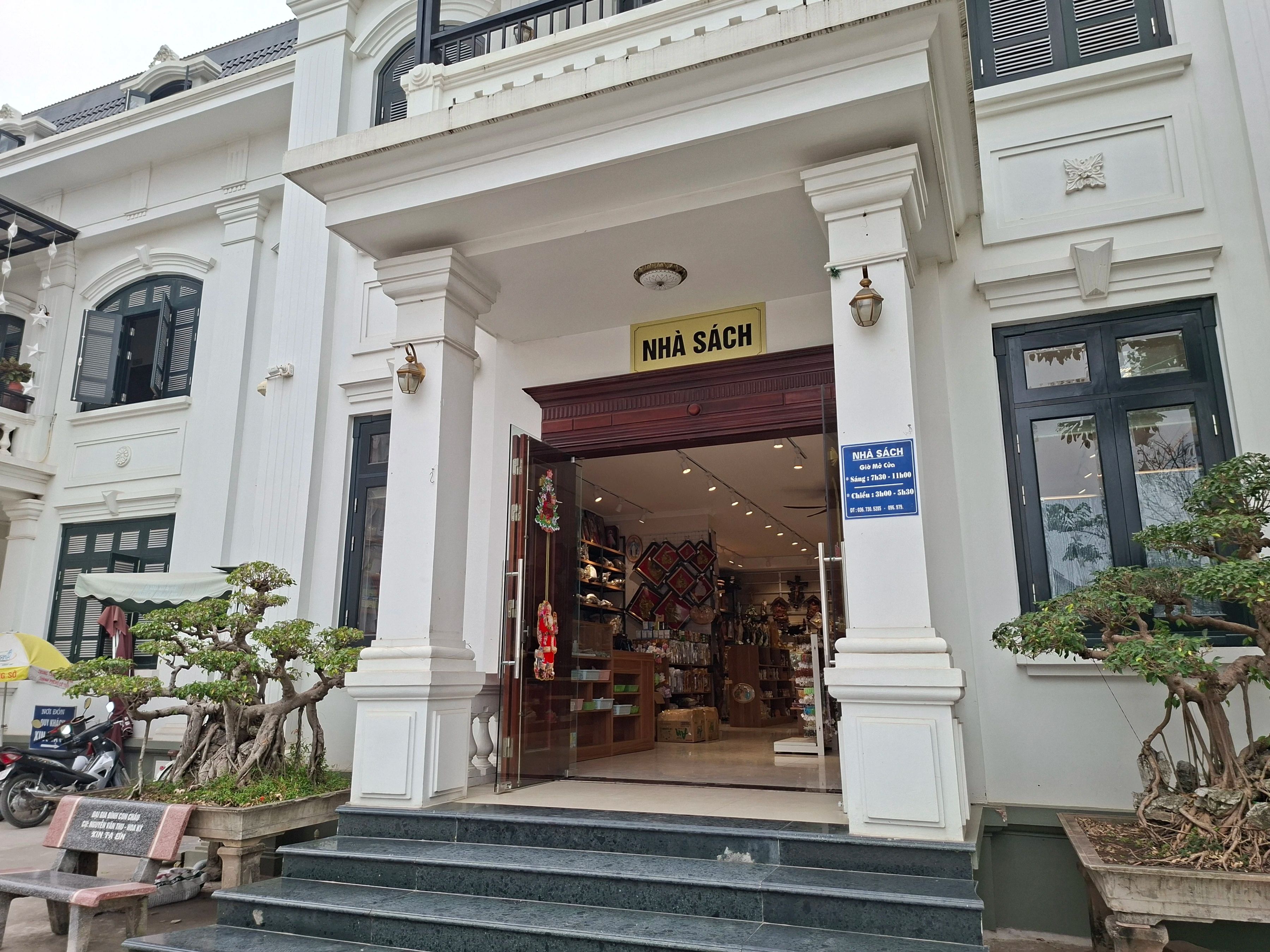 Tượng Công giáo Filumena tại Đền thánh Phêrô Lê Tùy, trung tâm hành hương Bằng Sở