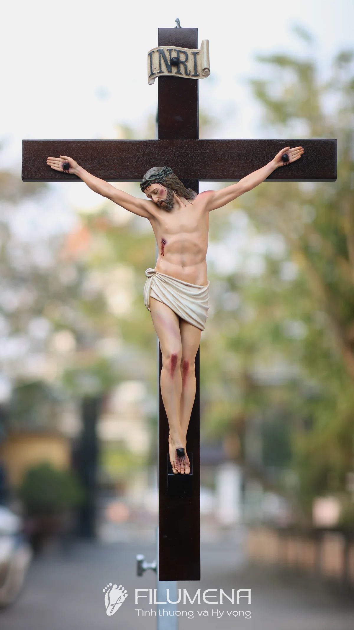 Bàn thờ Chúa phòng khách tại Đền thánh Martino Hố Nai. Tượng Công giáo Filumena là tượng của Tình thương và Hy vọng. Bản quyền các tác phẩm tượng Công giáo thuộc về Filumena Art, Cộng hòa Pháp. Filumena sáng tác và sản xuất nhiều mẫu tượng Công giáo khác như Tượng công giáo đẹp, Tượng công giáo mini, Tượng Chúa Giê-su, Tượng Chúa, Tượng Đức Mẹ Ban Ơn