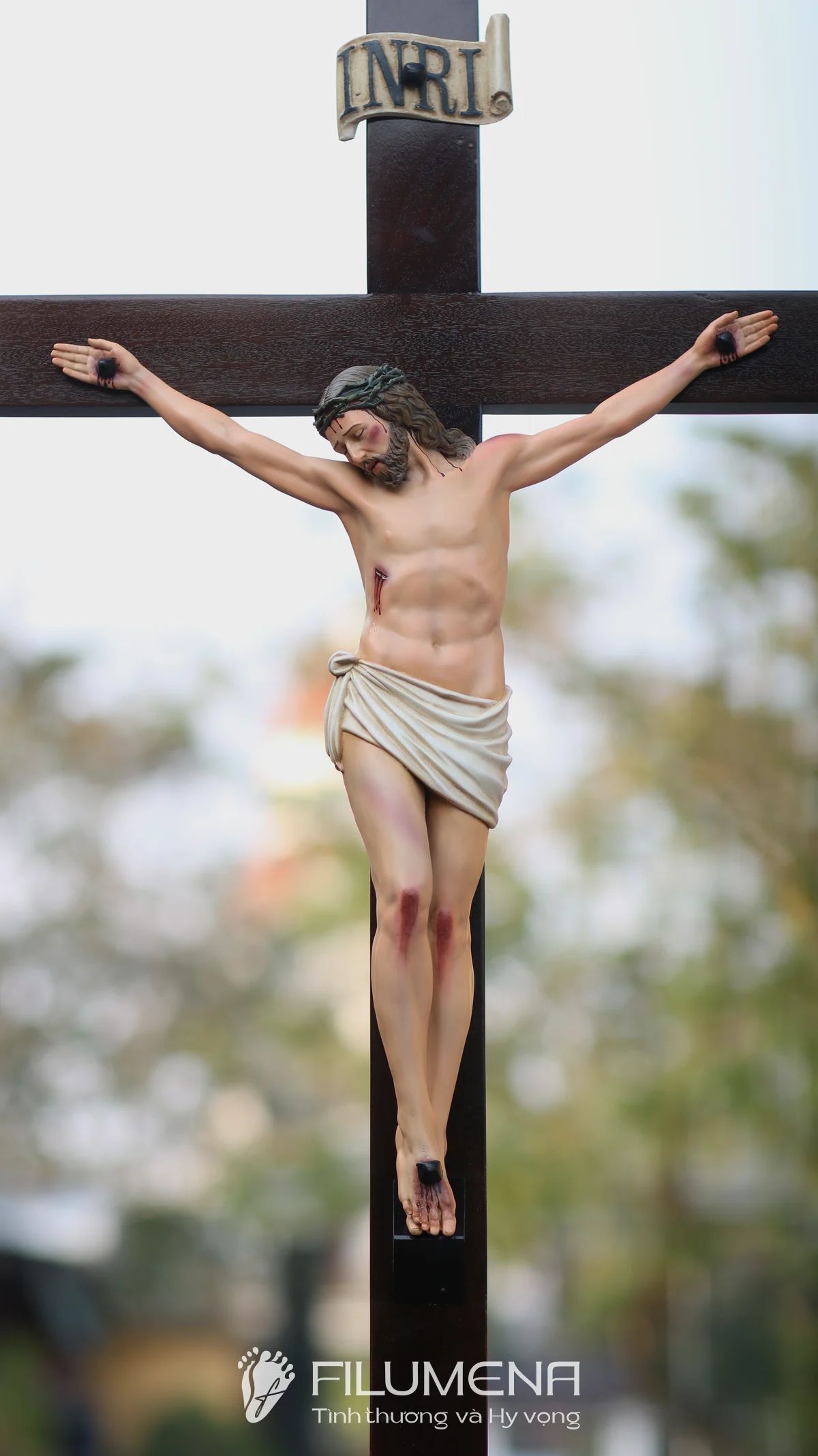 Bàn thờ Công giáo phòng khách do Filumena sáng tác và sản xuất