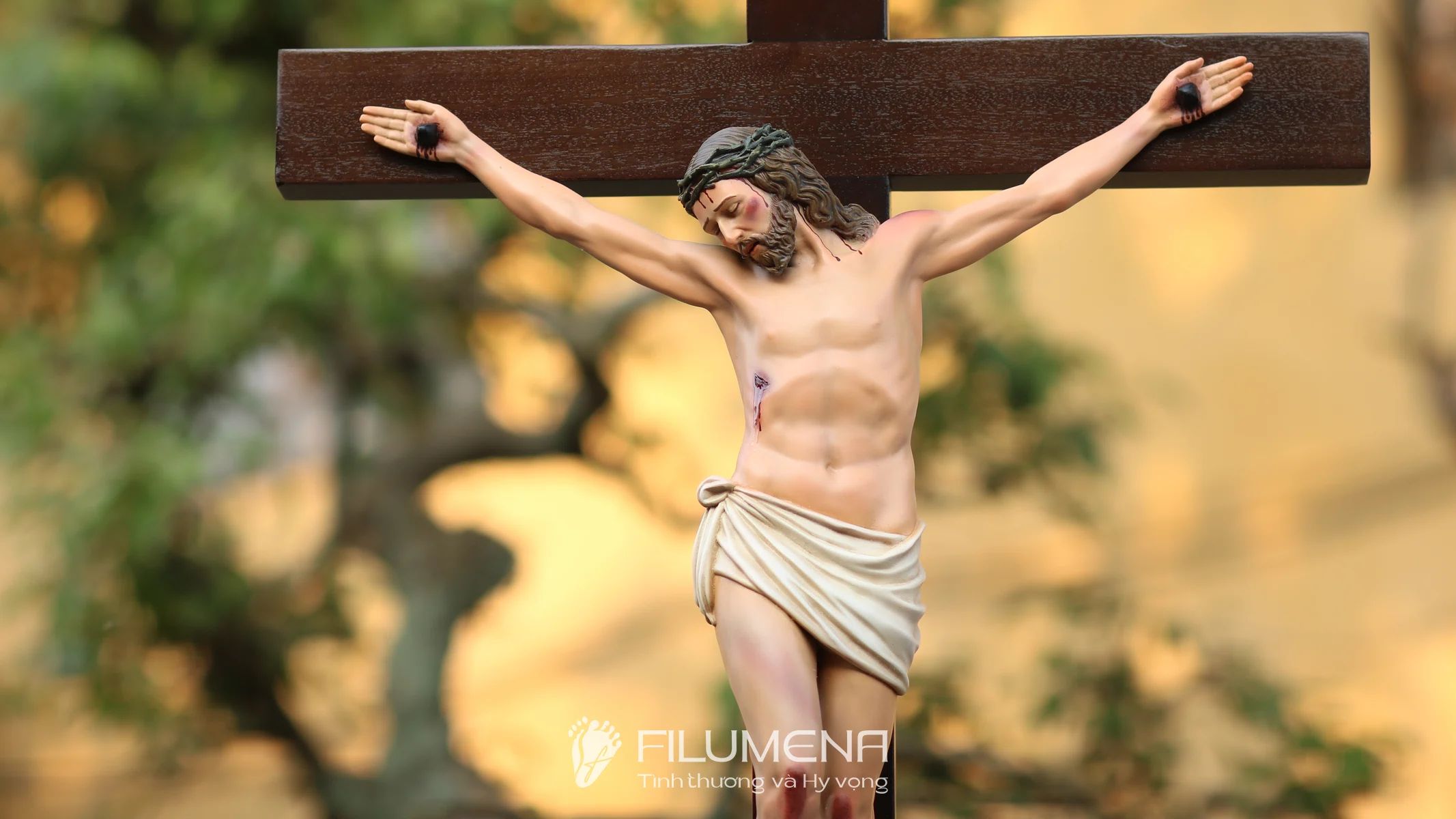 Tượng Chúa chịu nạn 40 cm Thánh giá gỗ lát