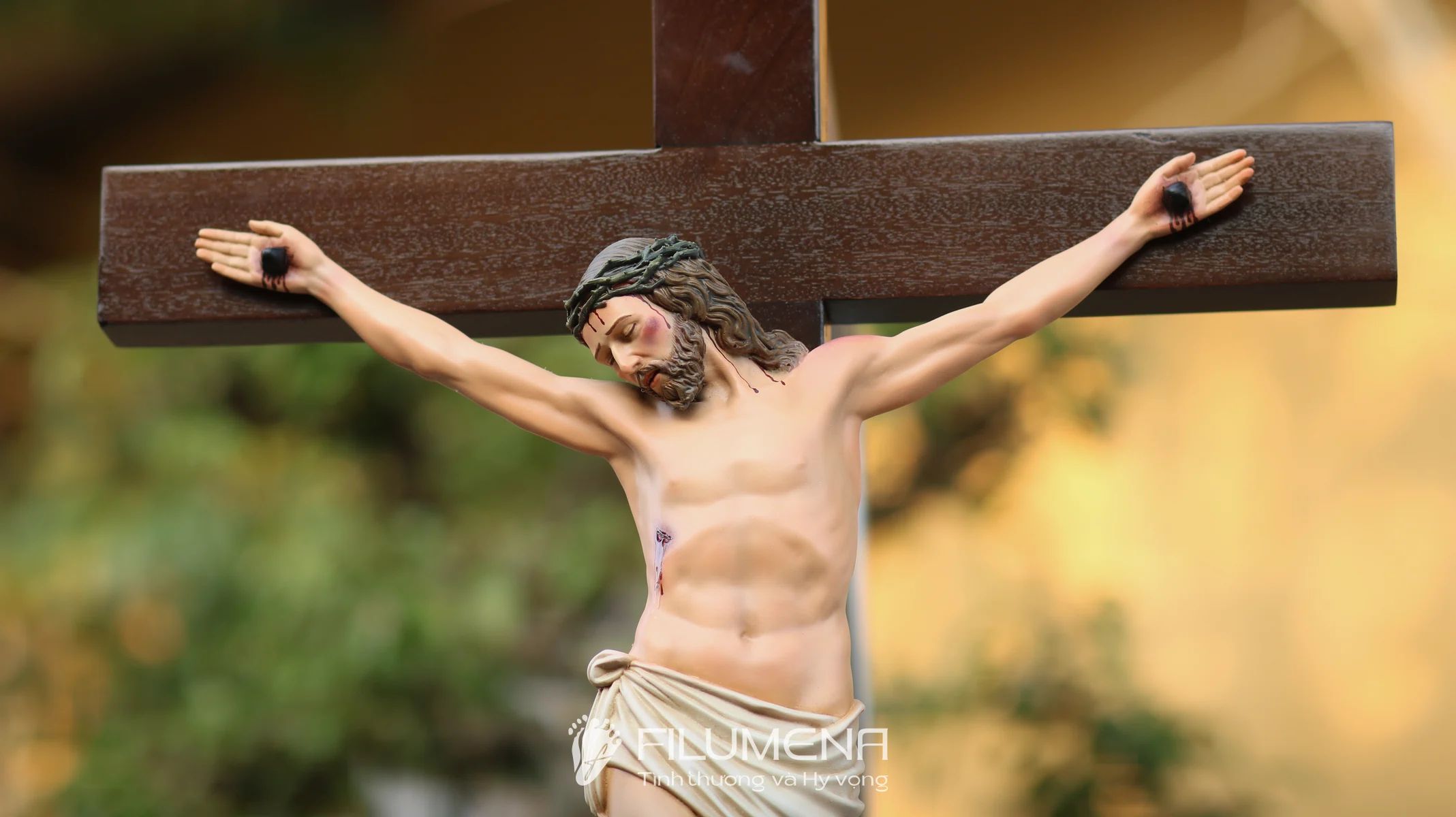 Tượng Chúa chịu nạn 40 cm Thánh giá gỗ lát