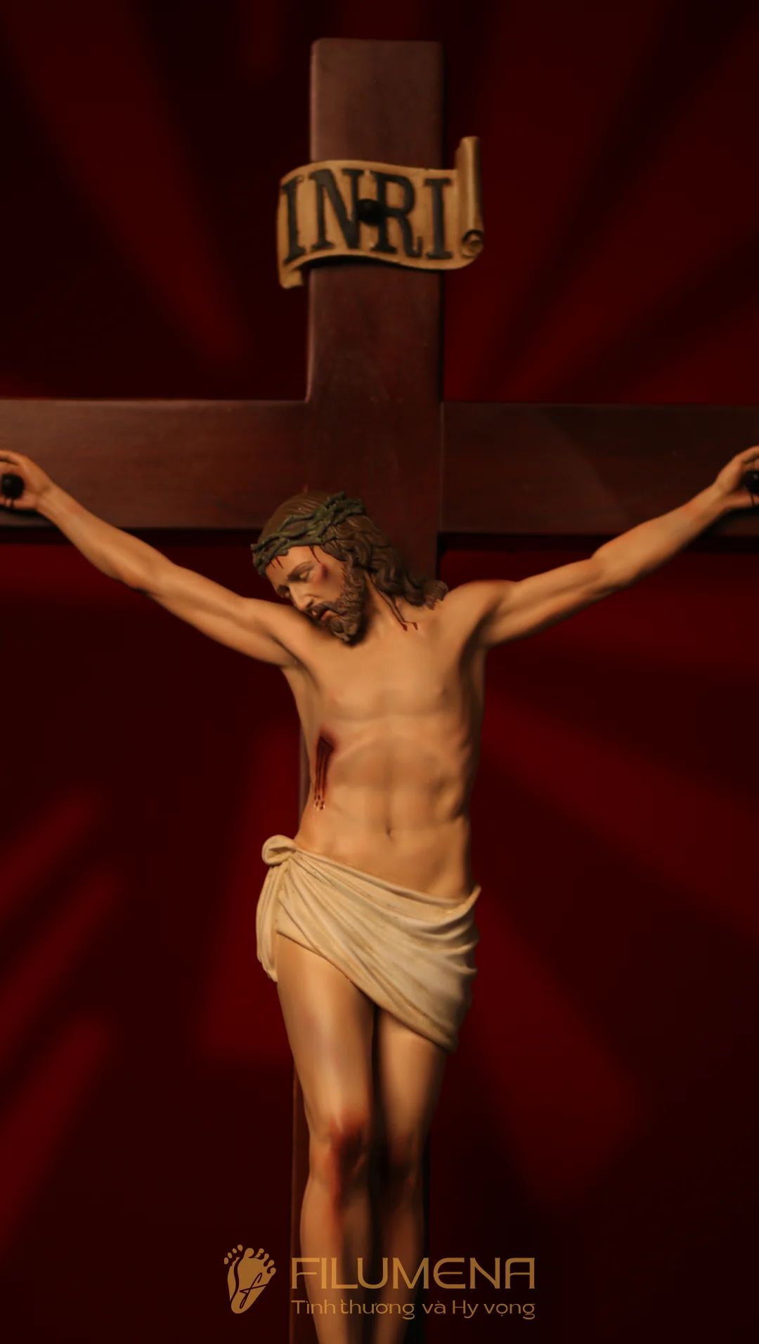 Statues de Jesus Christ créées et fabriquées par Filumena Art, fabricant and grossiste des articles religieux au Vietnam