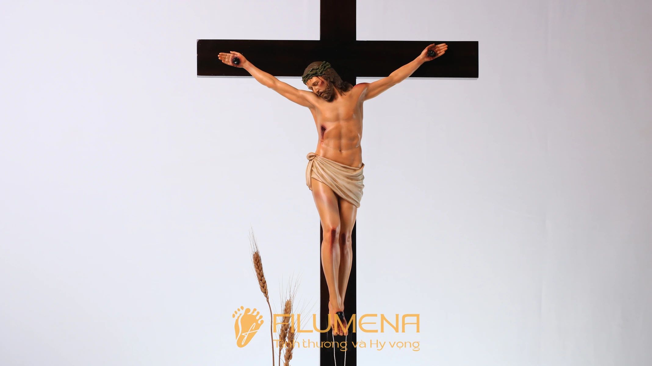 Tượng Chúa chịu nạn 40 cm Thánh giá gỗ lát