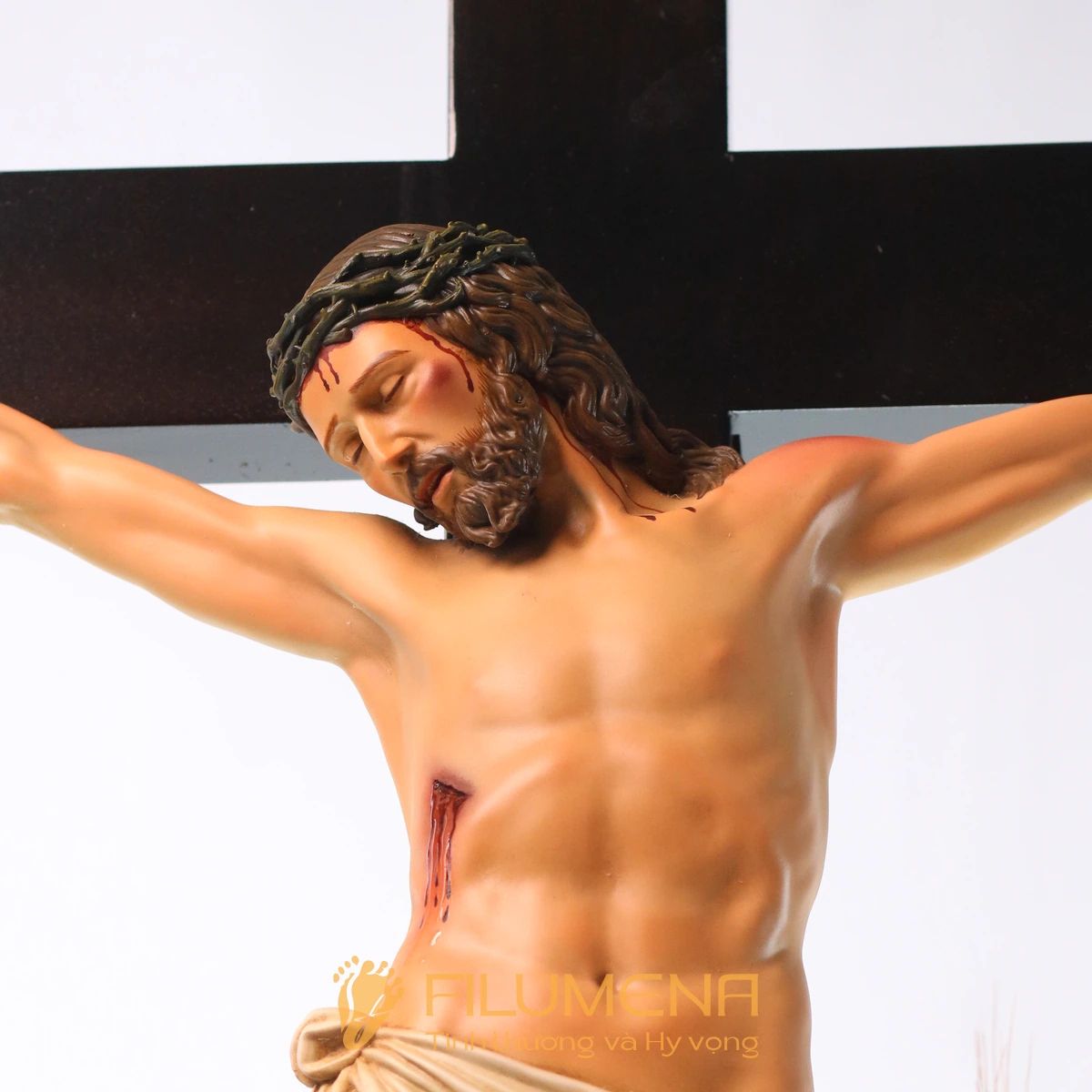 Tượng chuộc tội tại An Giang. Tượng Công giáo Filumena là tượng của Tình thương và Hy vọng. Bản quyền các tác phẩm tượng Công giáo thuộc về Filumena Art, Cộng hòa Pháp. Filumena sáng tác và sản xuất nhiều mẫu tượng Công giáo khác như Tượng Mẹ Maria, Tượng Đức Mẹ để xe hơi, Tượng Đức Mẹ để xe ô tô, Bàn thờ Công giáo, Bàn thờ Công giáo