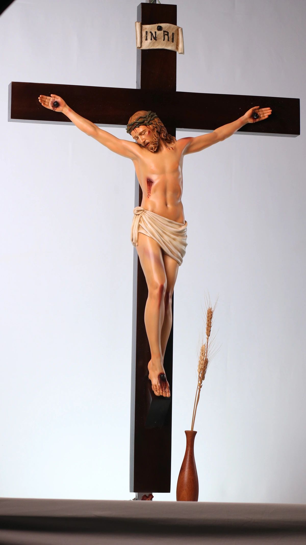 Tượng Chúa chịu nạn cao 60 cm Thánh giá gỗ lát