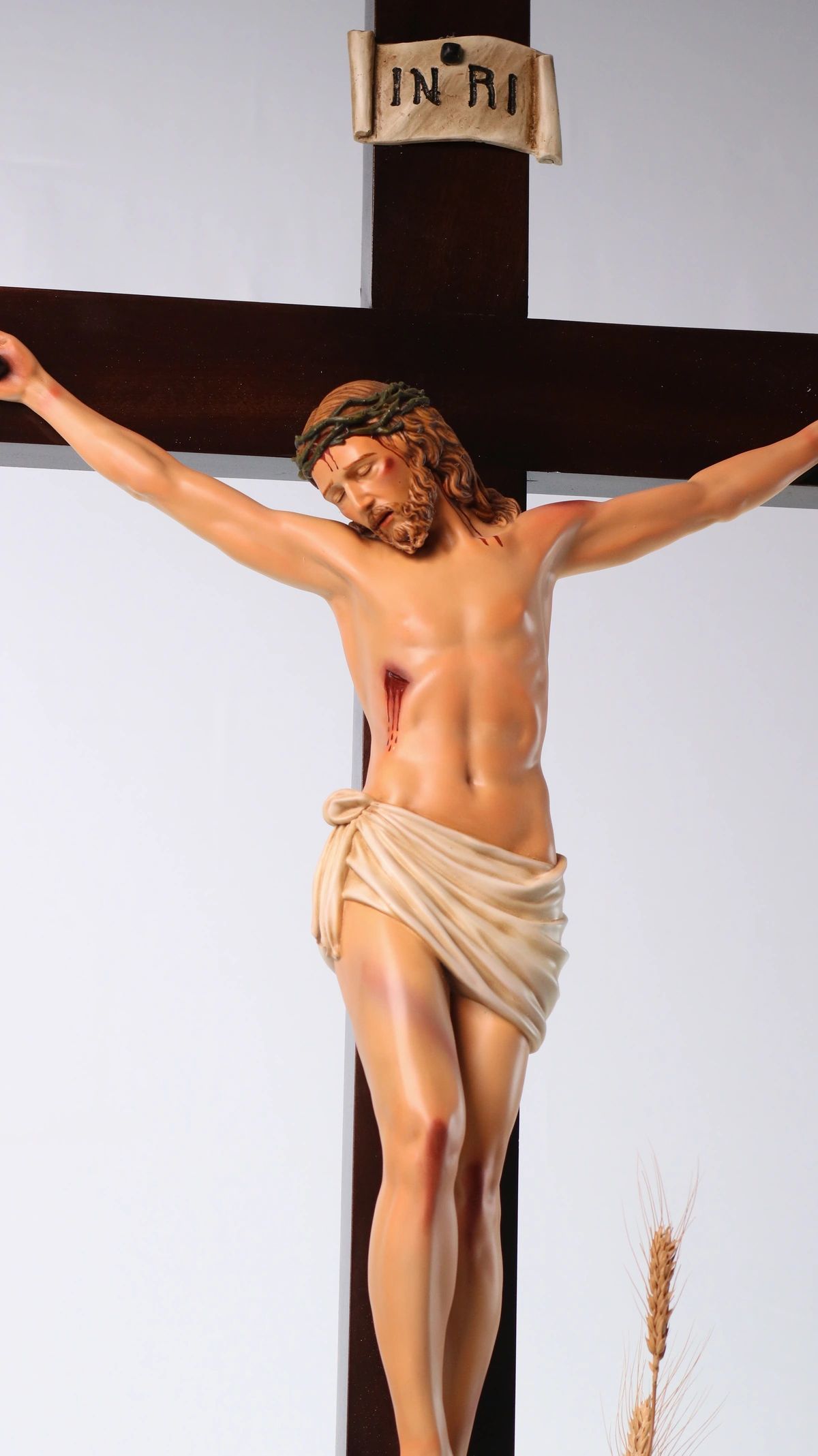 Tượng Chúa chịu nạn cao 60 cm Thánh giá gỗ lát