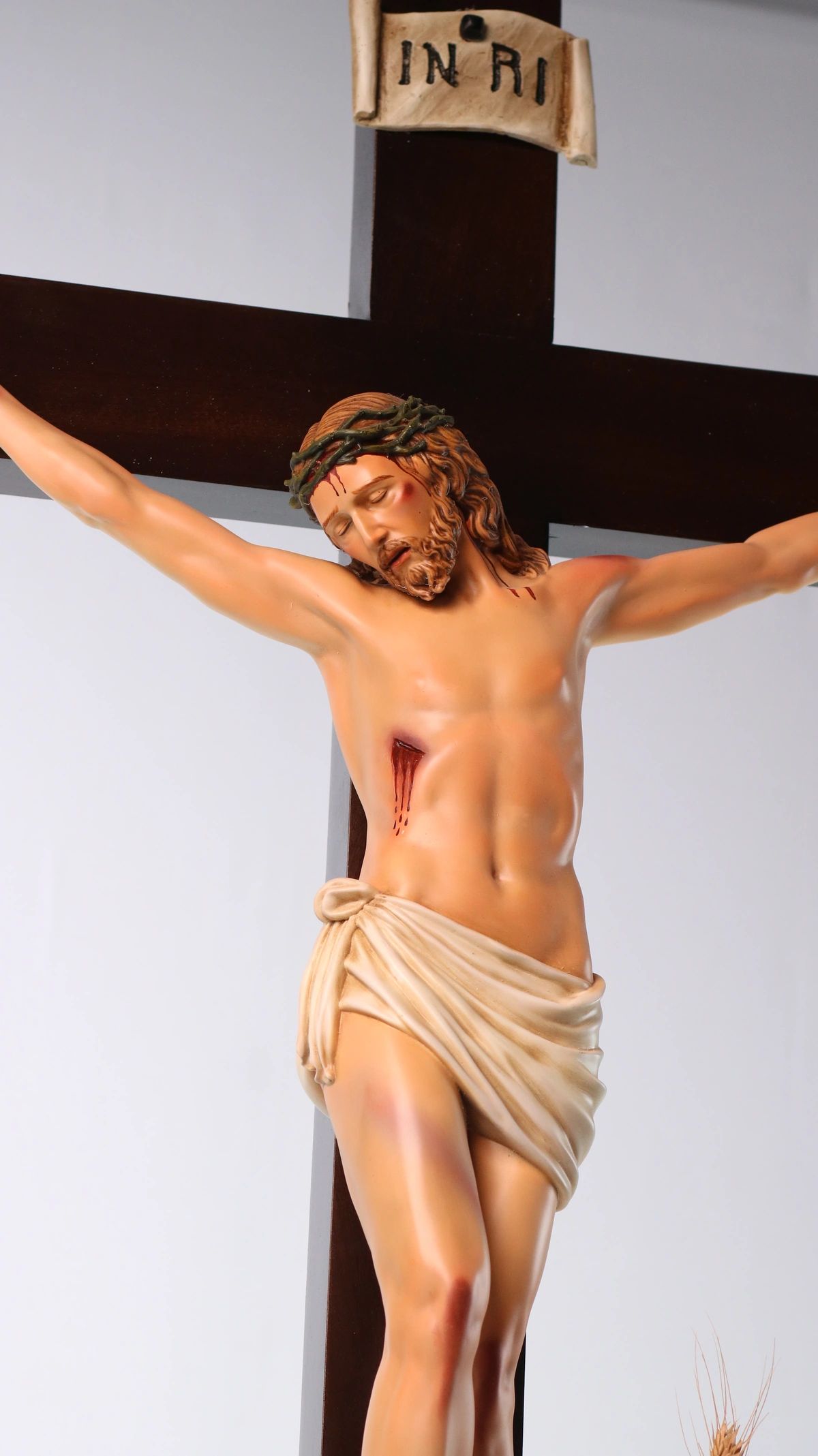 Tượng Chúa chịu nạn cao 60 cm Thánh giá gỗ lát