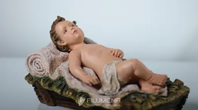 Tượng Chúa Giáng sinh của Filumena với nền chụp giúp dễ so sánh mẫu