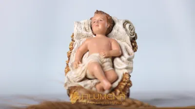 Tượng Giáng sinh mini là gợi ý bổ sung bên cạnh Bàn thờ Công giáo