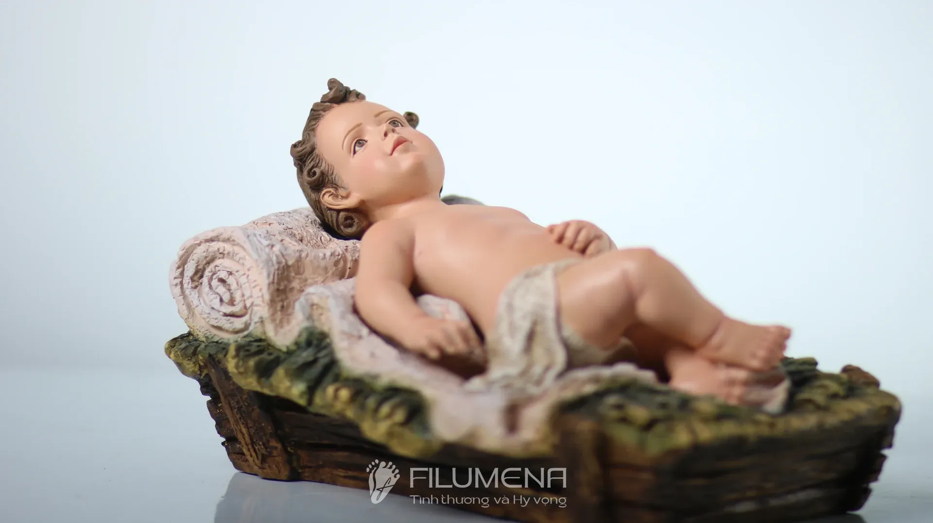 Tượng Chúa Giáng sinh tại An Giang. Tượng Công Giáo Filumena được sáng tác bởi các nghệ sĩ Filumena. Mỗi tác phẩm đều là đóng góp của quý vị cho các việc bác ái. Tượng làm bằng chất liệu bột đá tự nhiên và resin, có đủ các kích thước từ 15, 20 cm tới 1m và lớn hơn nữa.