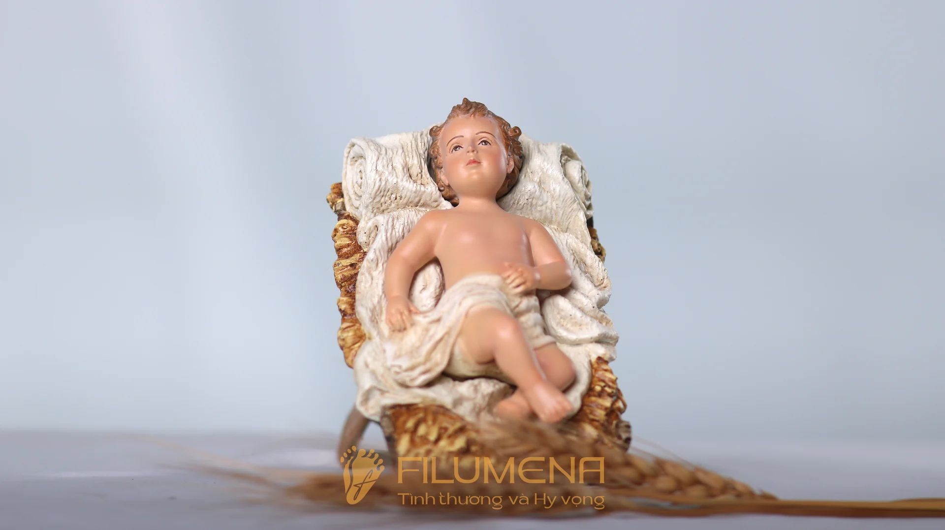 Tượng Chúa Giáng Sinh 10 cm cho bộ tượng Noel 20 cm nhìn tổng thể