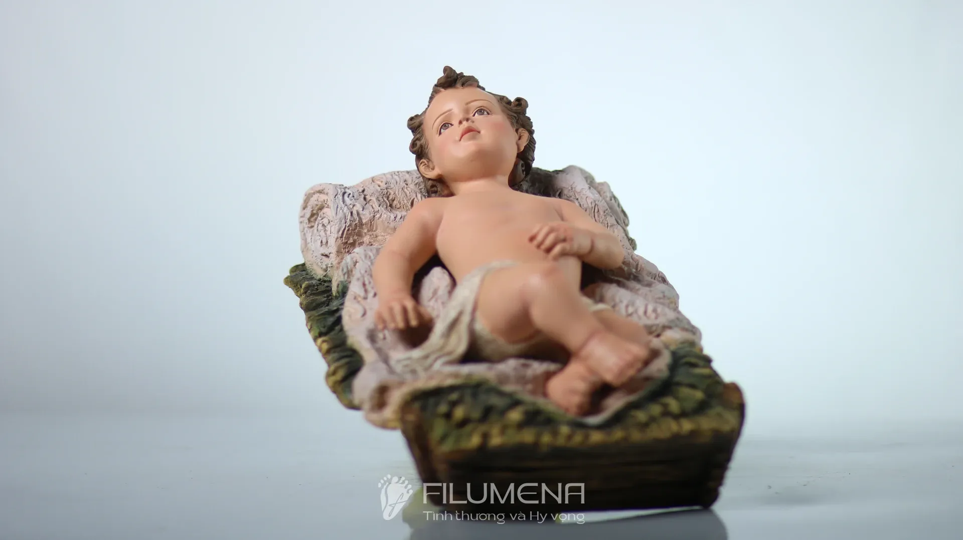 Tượng Chúa Giáng sinh tại Buôn Ma Thuột. Tượng Công Giáo Filumena được sáng tác bởi các nghệ sĩ Filumena. Mỗi tác phẩm đều là đóng góp của quý vị cho các việc bác ái. Tượng làm bằng chất liệu bột đá tự nhiên và resin, có đủ các kích thước từ 15, 20 cm tới 1m và lớn hơn nữa.