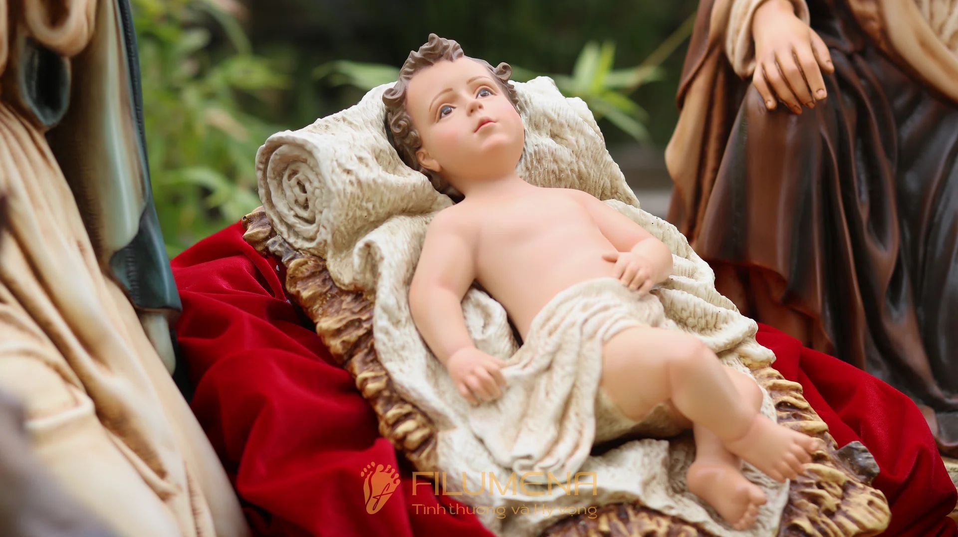 Hình ảnh bộ tượng Giáng sinh 2025 của Filumena chụp ngoài trời