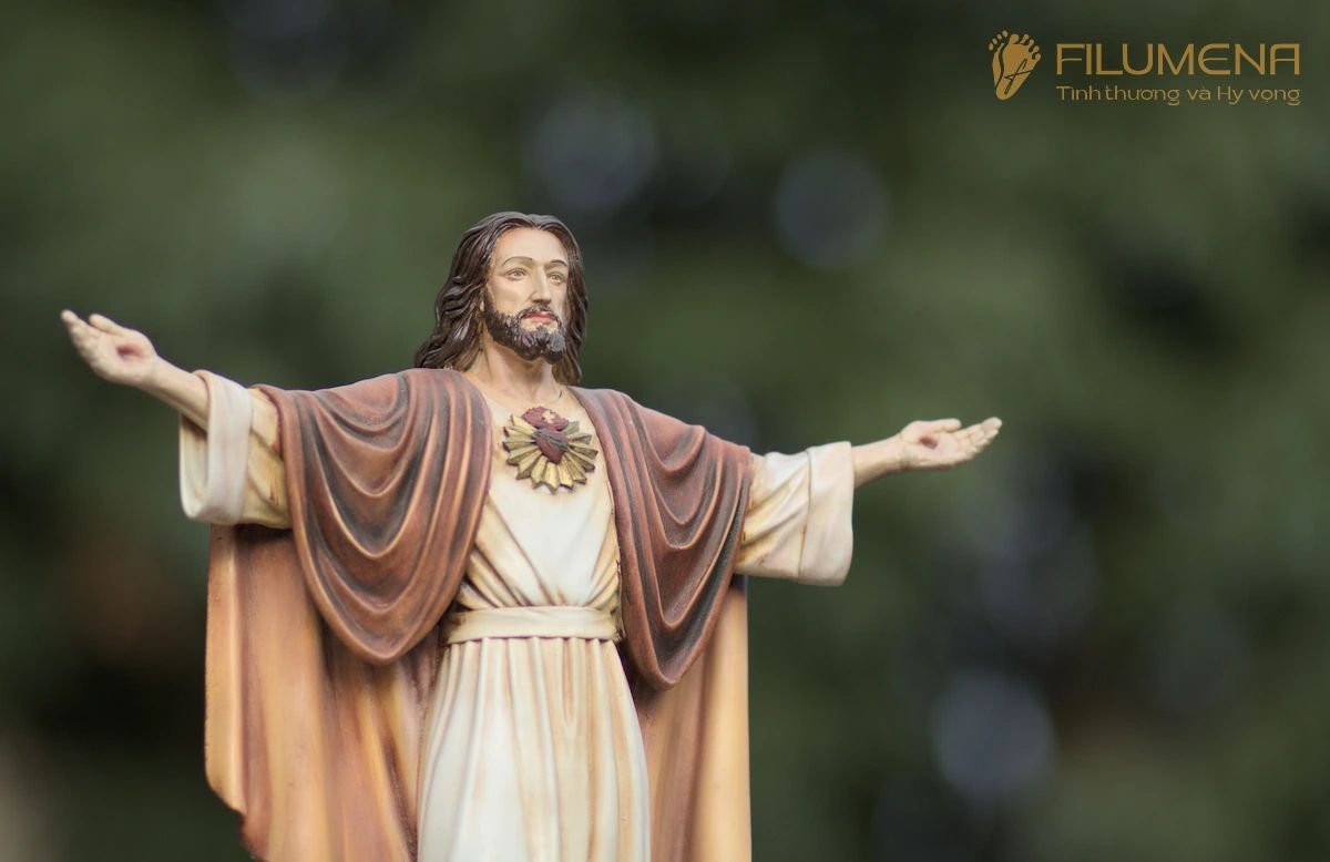 Bàn thờ Chúa tại Mỹ. Tượng Công giáo Filumena là tượng của Tình thương và Hy vọng. Bản quyền các tác phẩm tượng Công giáo thuộc về Filumena Art, Cộng hòa Pháp. Filumena sáng tác và sản xuất nhiều mẫu tượng Công giáo khác như Bàn thờ Chúa và gia tiên, Bàn thờ Chúa, Tượng công giáo đẹp, Tượng công giáo mini, Tượng chịu nạn